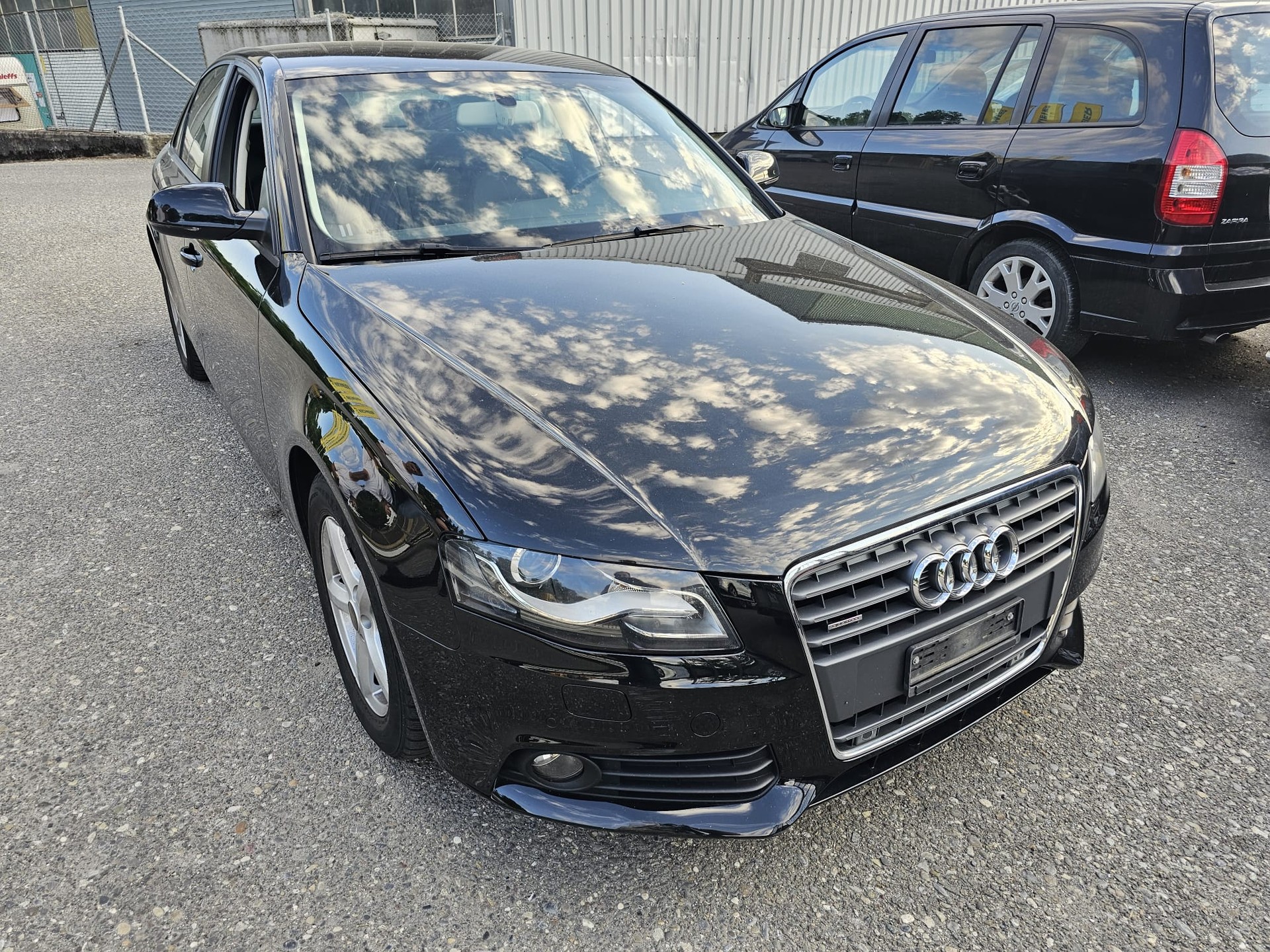 AUDI A4 Limousine 2.0 TFSI quattro-image-1