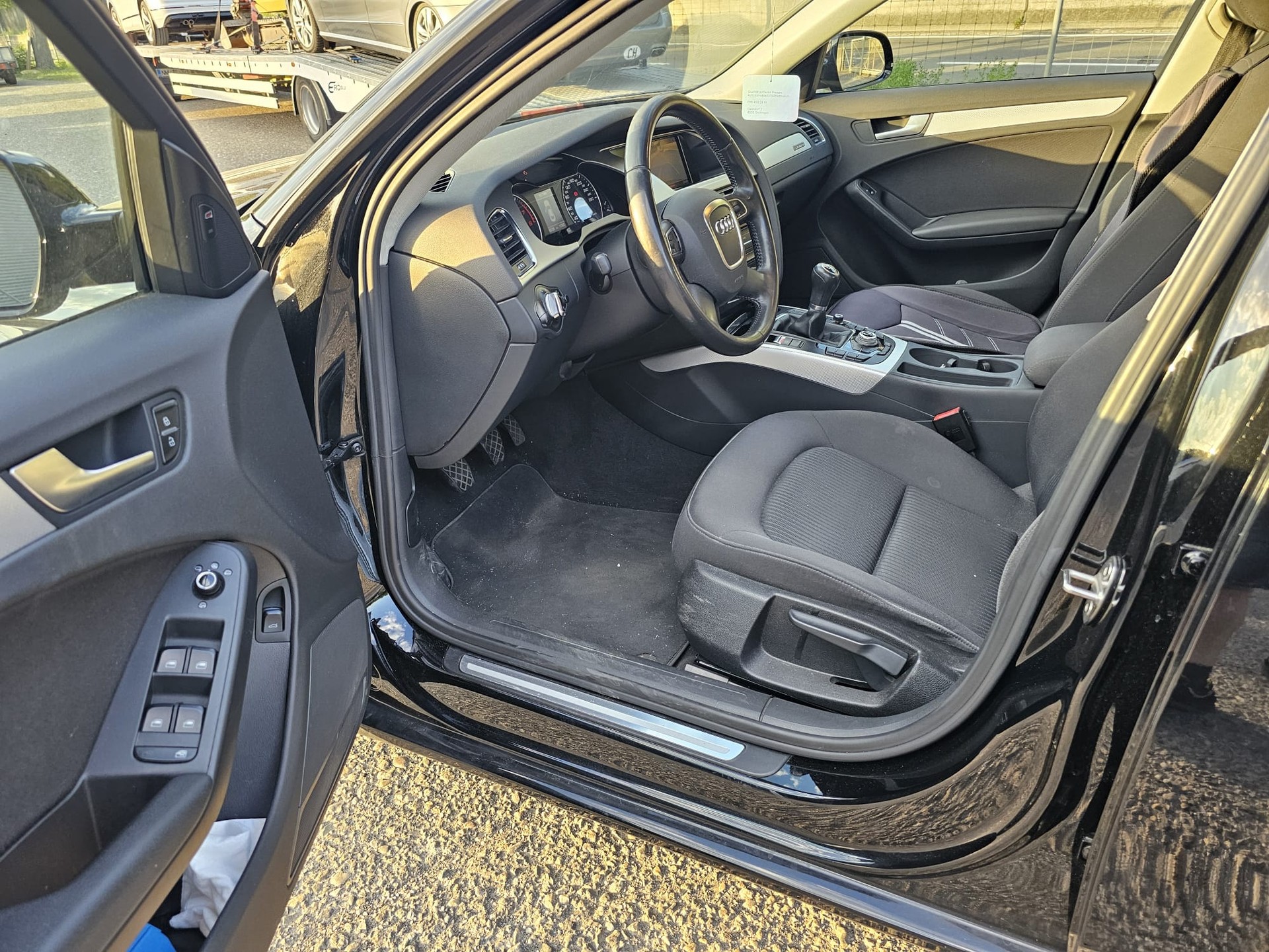 AUDI A4 Limousine 2.0 TFSI quattro-image-11