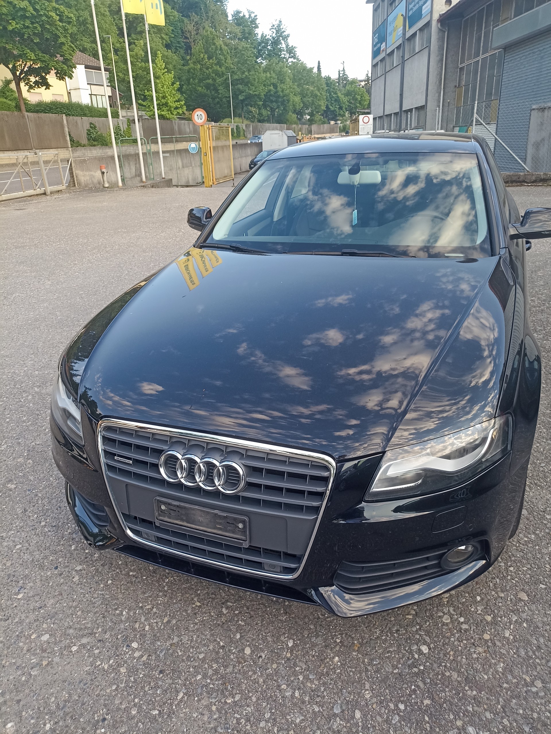 AUDI A4 Limousine 2.0 TFSI quattro-image-5