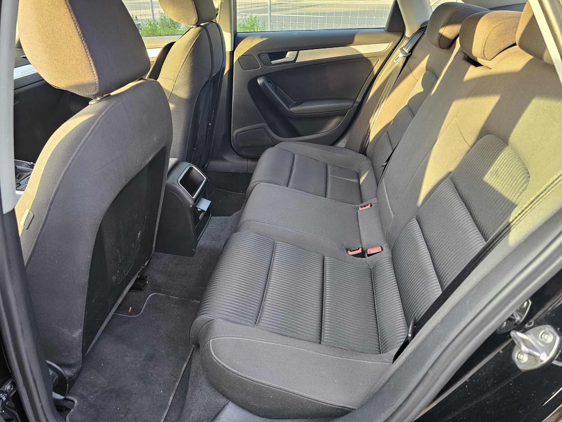 AUDI A4 Limousine 2.0 TFSI quattro-image-14