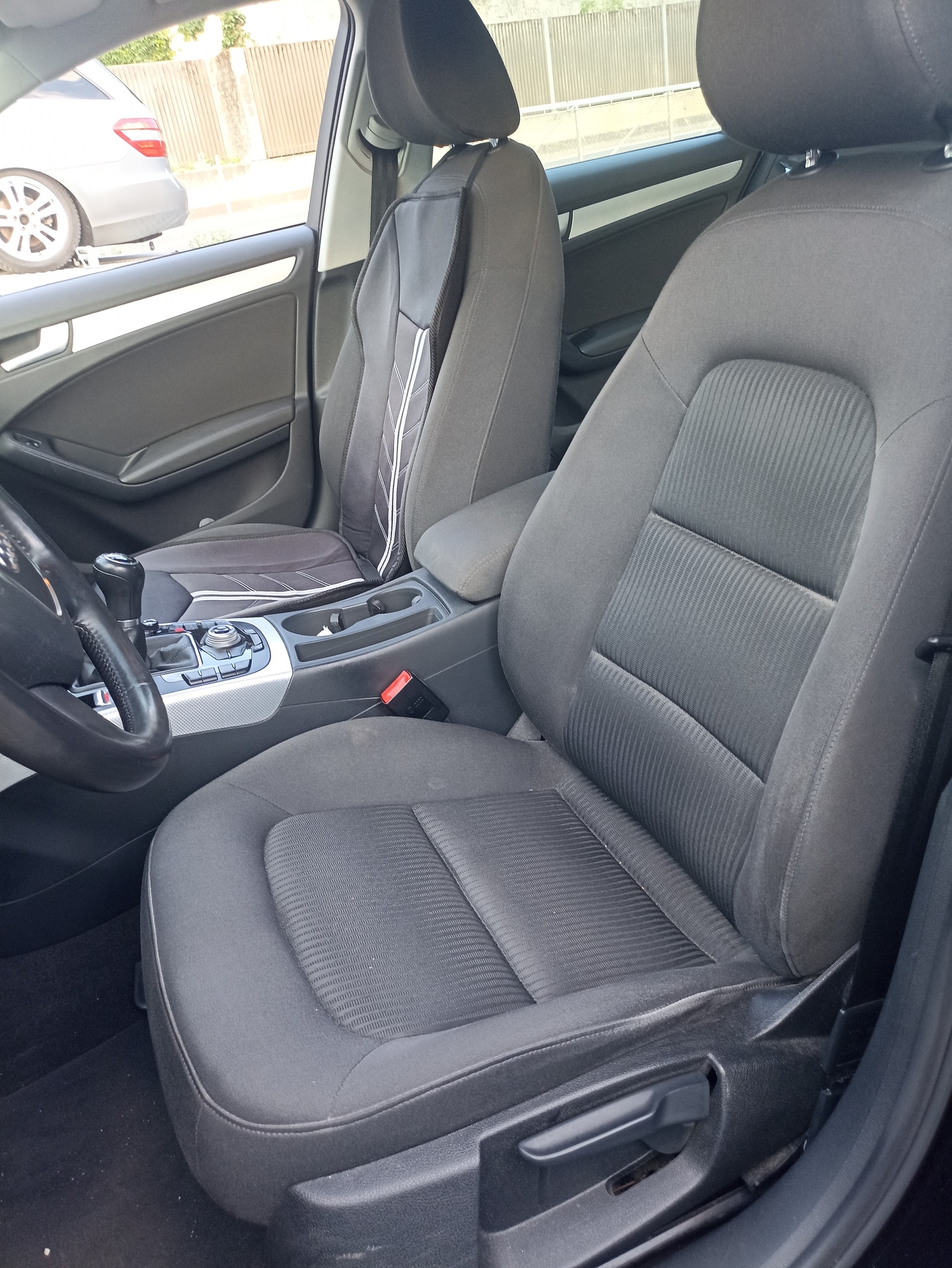 AUDI A4 Limousine 2.0 TFSI quattro-image-10