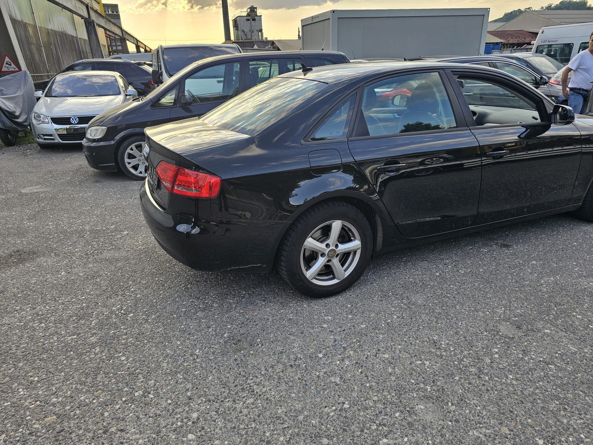 AUDI A4 Limousine 2.0 TFSI quattro-image-2