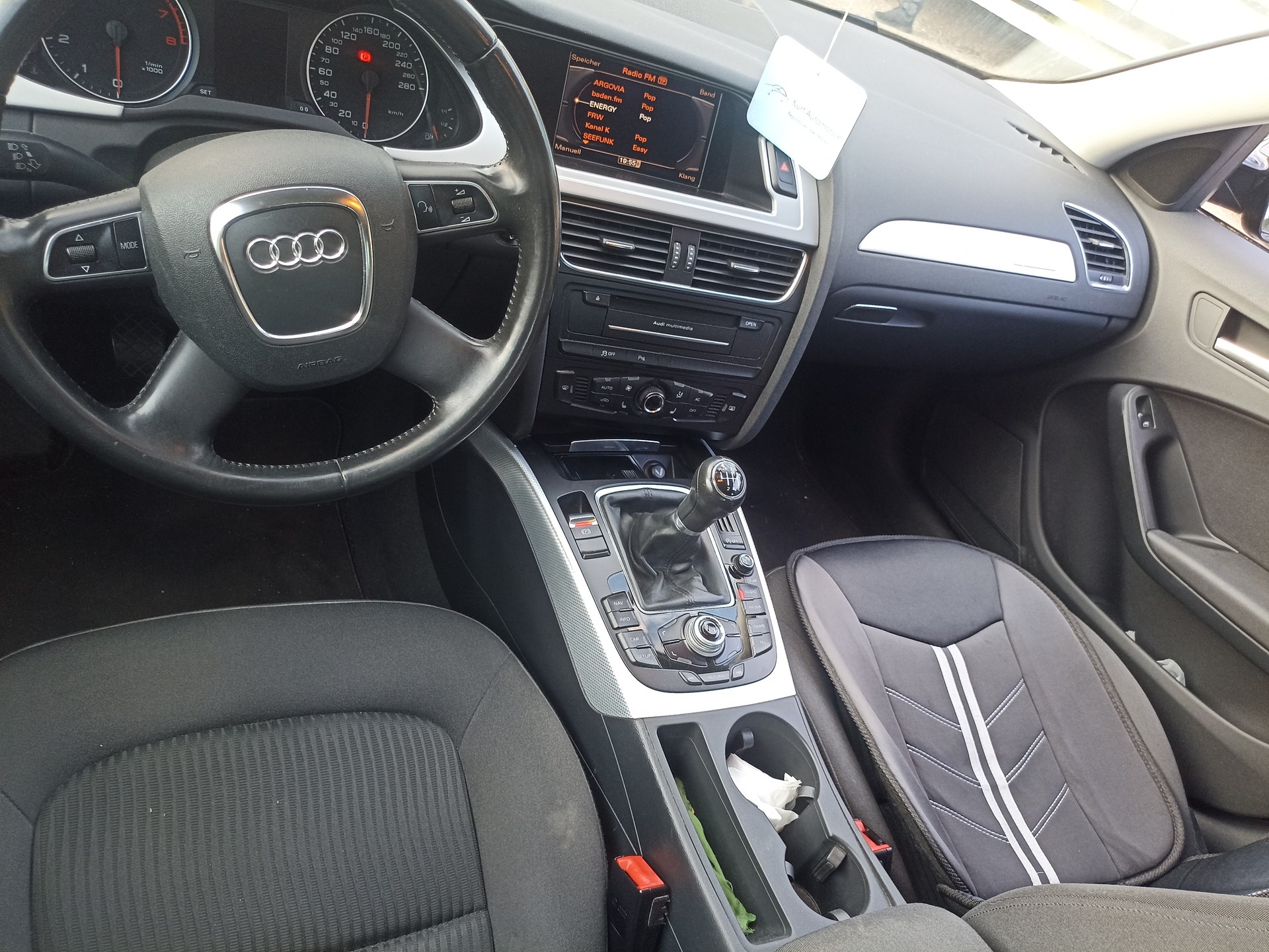 AUDI A4 Limousine 2.0 TFSI quattro-image-13