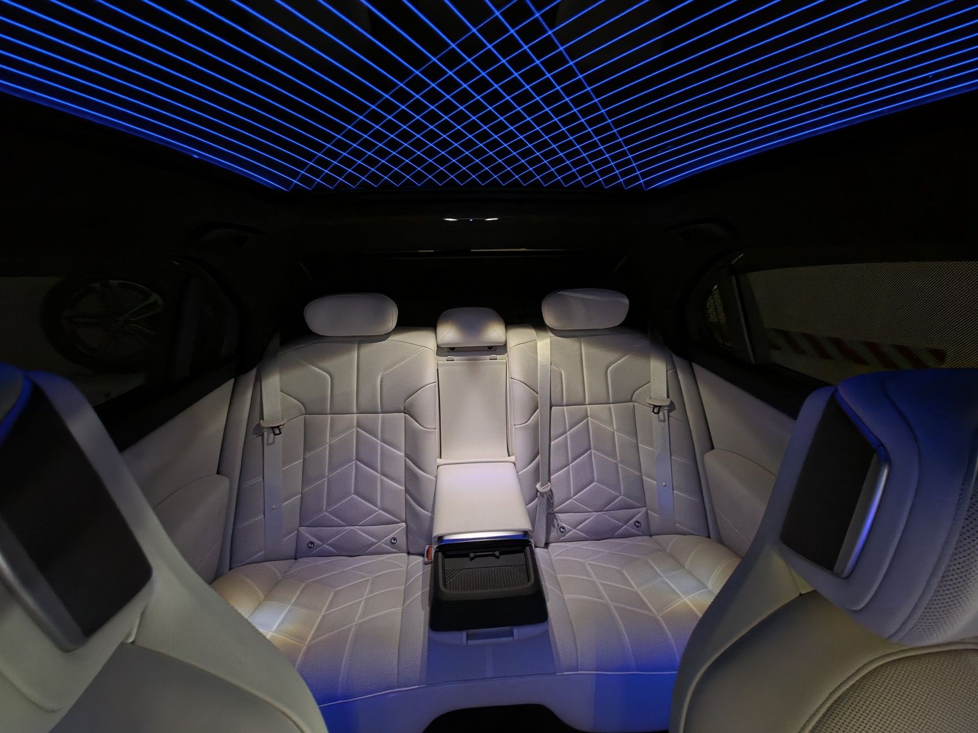 BMW 750e xDrive Steptronic - CH Fahrzeug-showroom-element-1