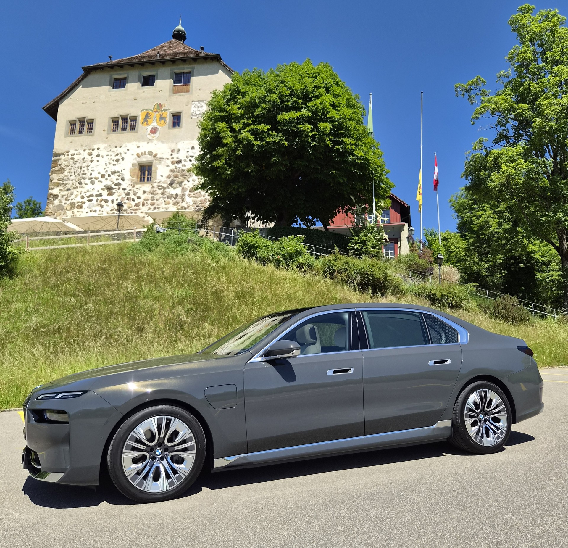 BMW 750e xDrive Steptronic - CH Fahrzeug