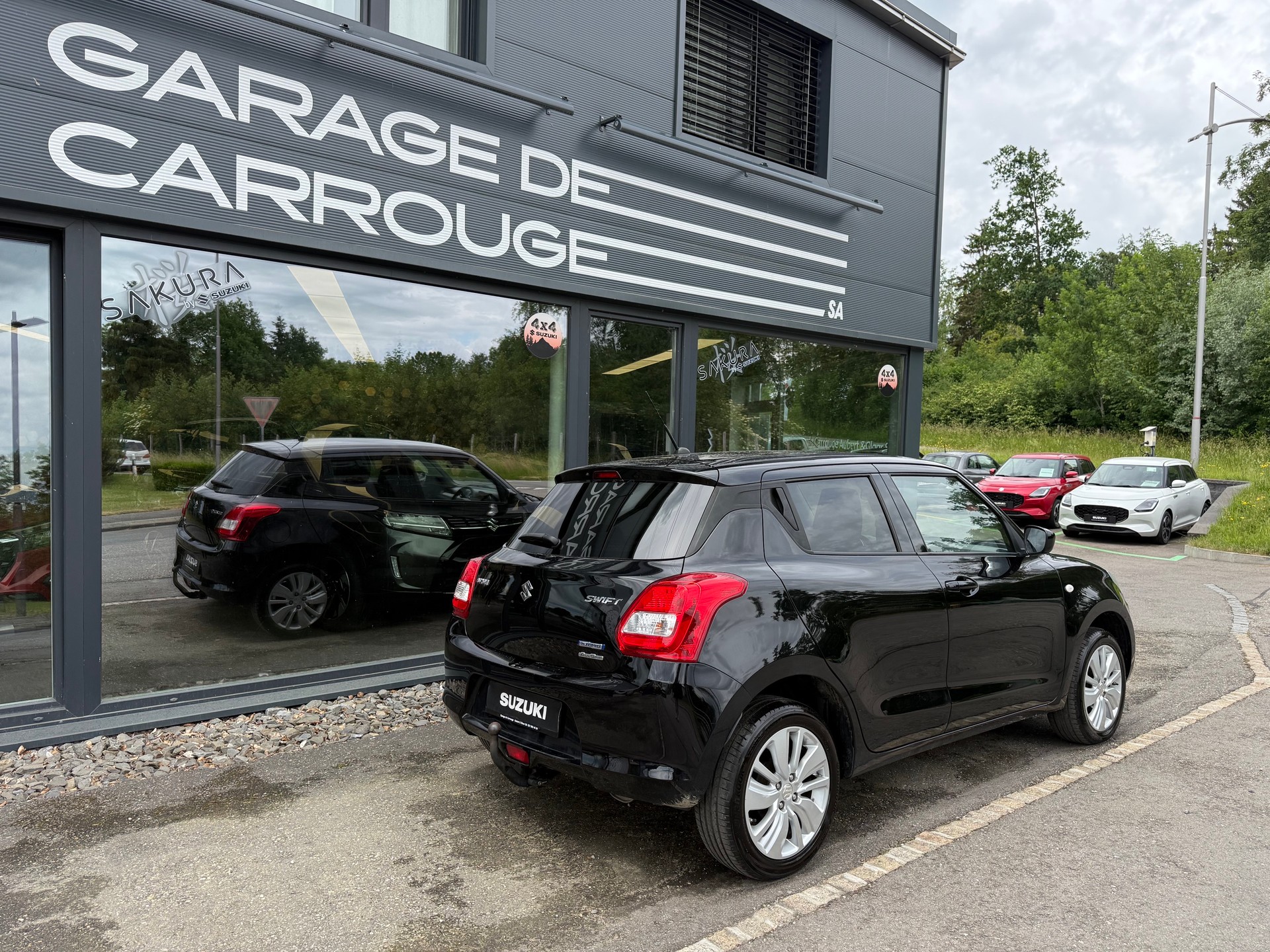 SUZUKI Swift 1.2 Compact + 4x4 Hybrid-image-5