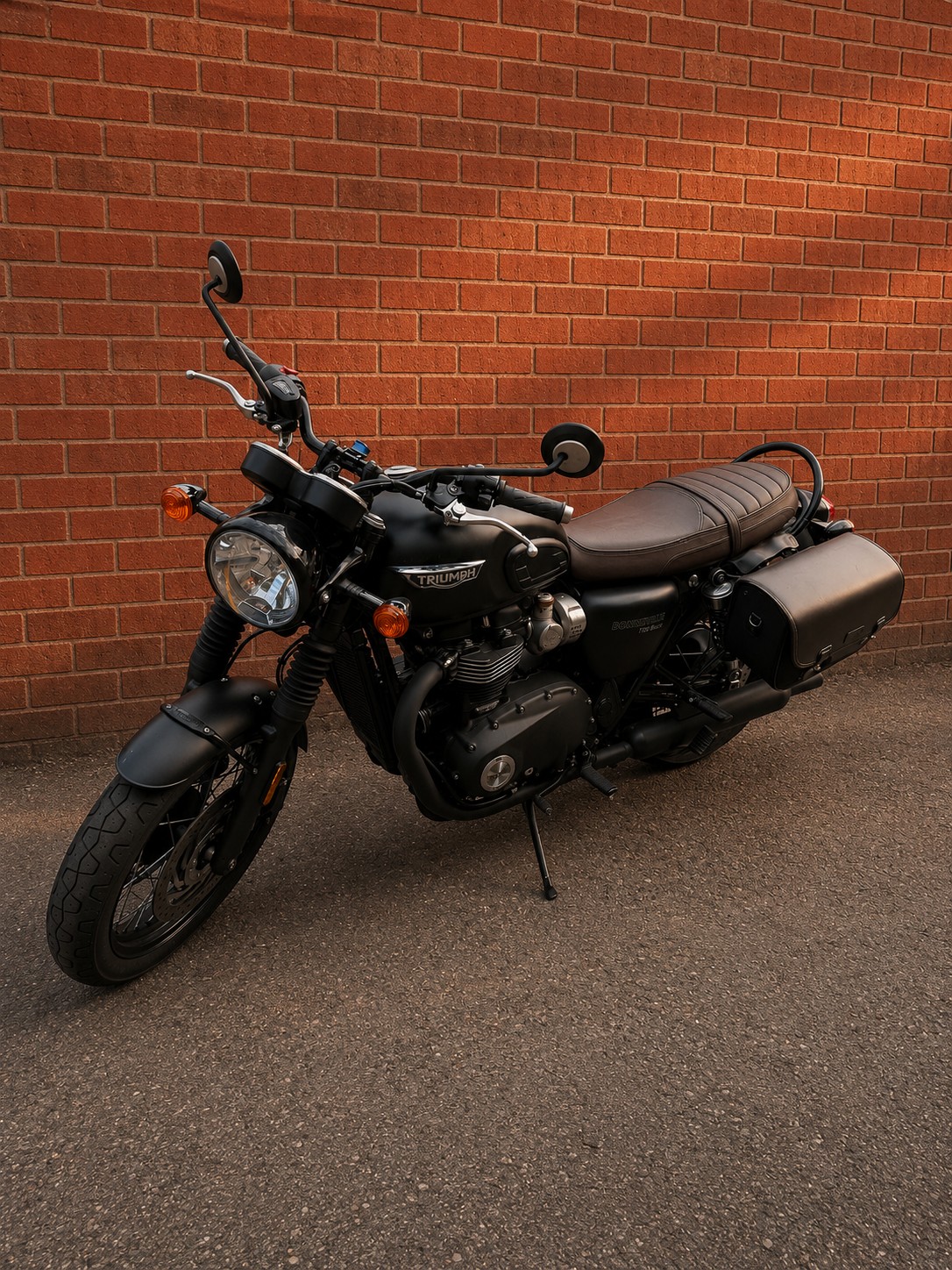 TRIUMPH Bonneville T120 Black-image-1