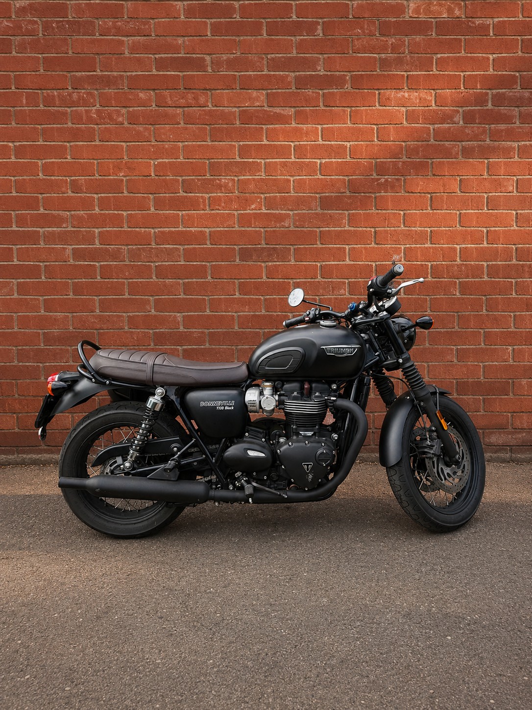 TRIUMPH Bonneville T120 Black-image-0