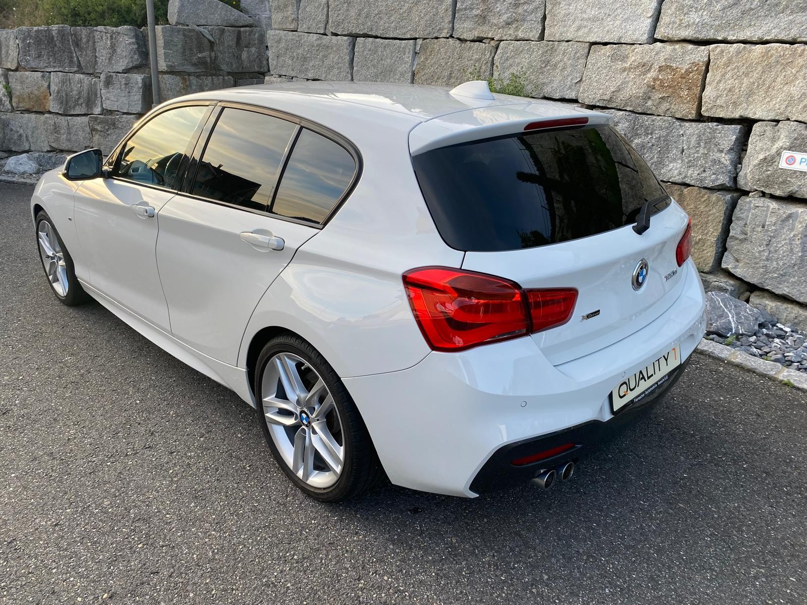 BMW 120d xDrive M Sport Steptronic-image-2