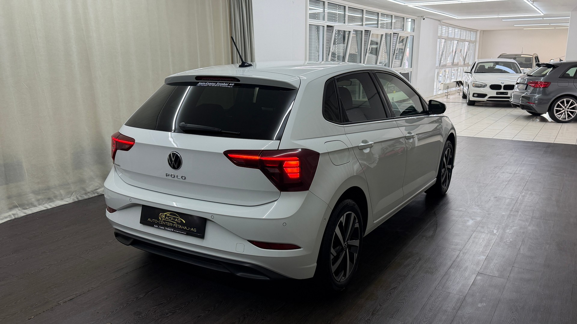 VW Polo 1.0 TSI Life DSG-showroom-element-3
