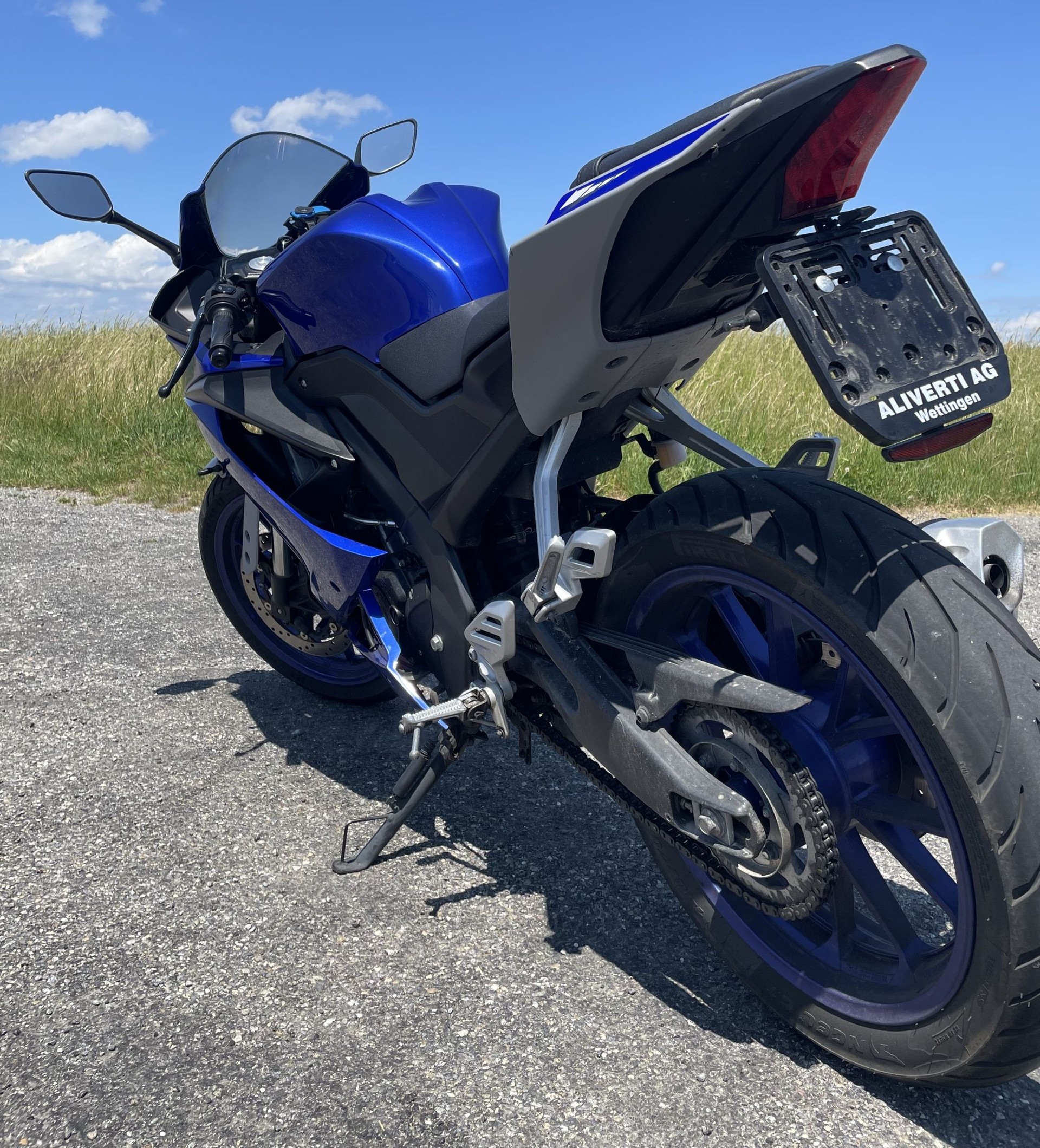 YAMAHA R 125-image-3