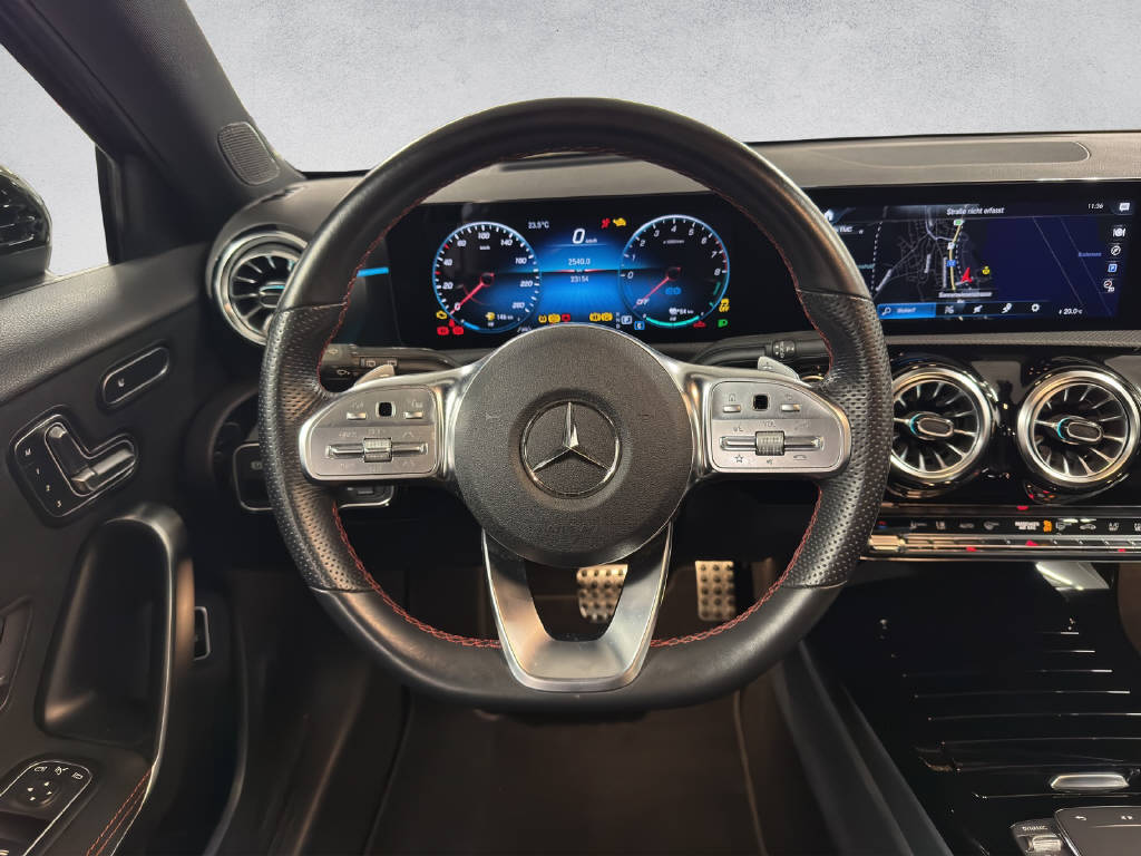 MERCEDES-BENZ A 250 e AMG Line-image-11