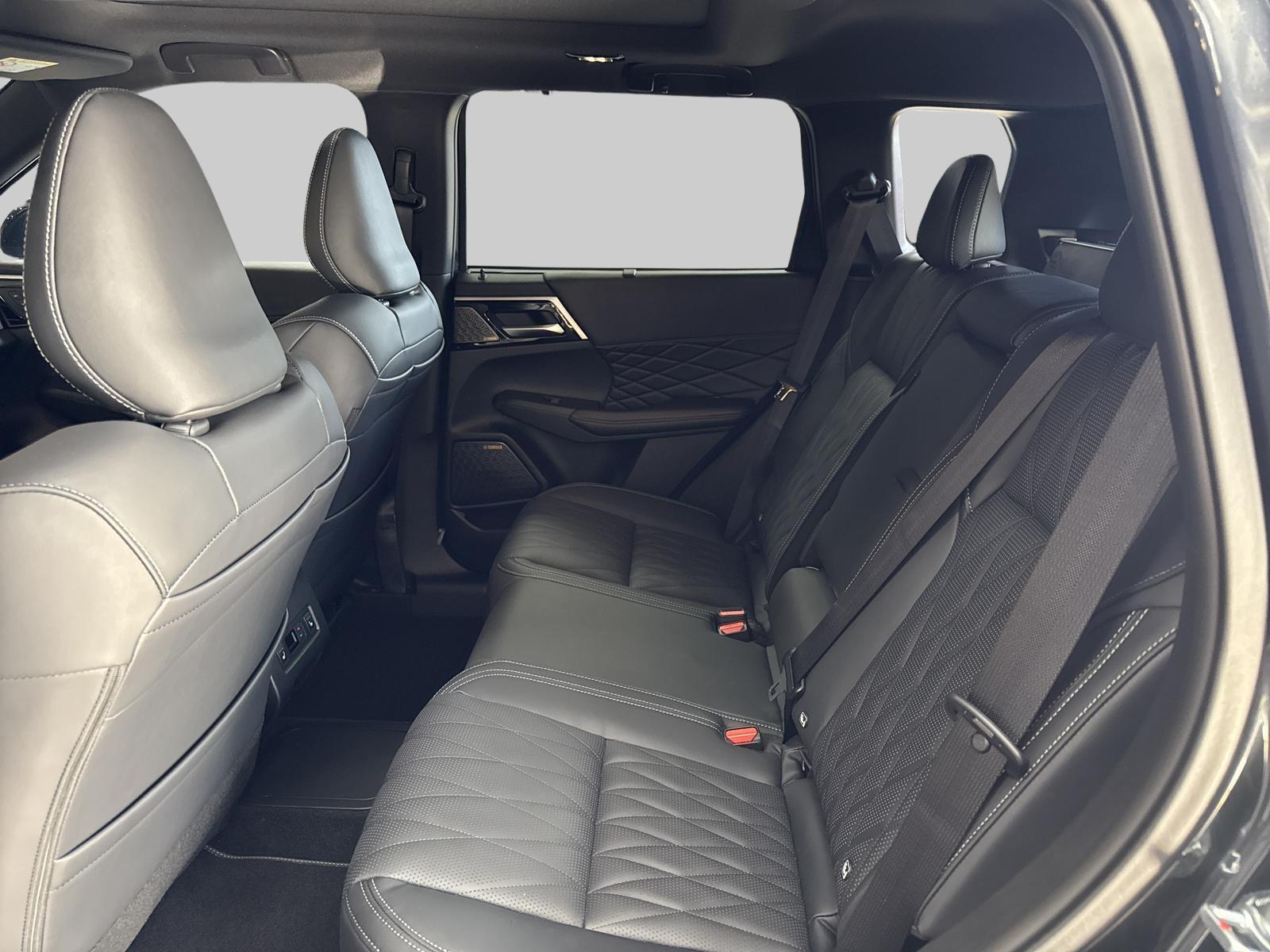MITSUBISHI Outlander 2.4 PHEV Sport 4WD Automatic-image-13