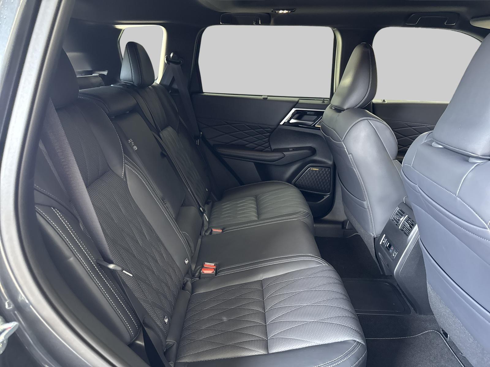 MITSUBISHI Outlander 2.4 PHEV Sport 4WD Automatic-image-11