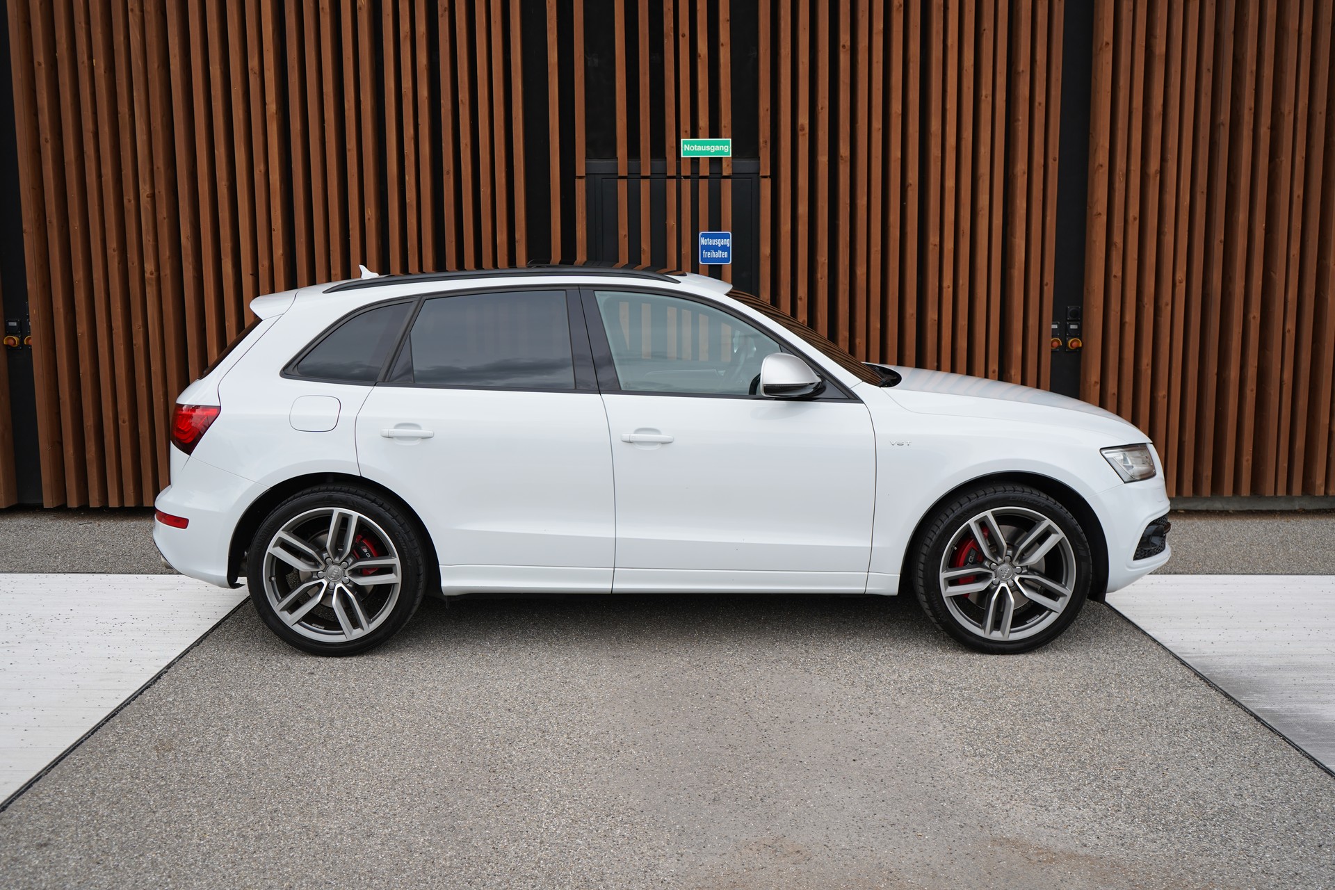 AUDI SQ5 3.0 TDI QUATTRO TIPTRONIC BLACK l 313 PS-image-2