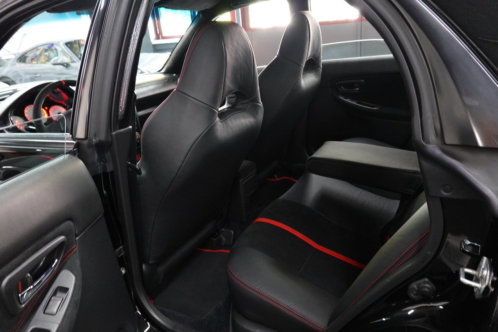 SUBARU IMPREZA 2.0 TURBO 4WD WRX STI BLACK CH-FZ 05 400PS-image-42