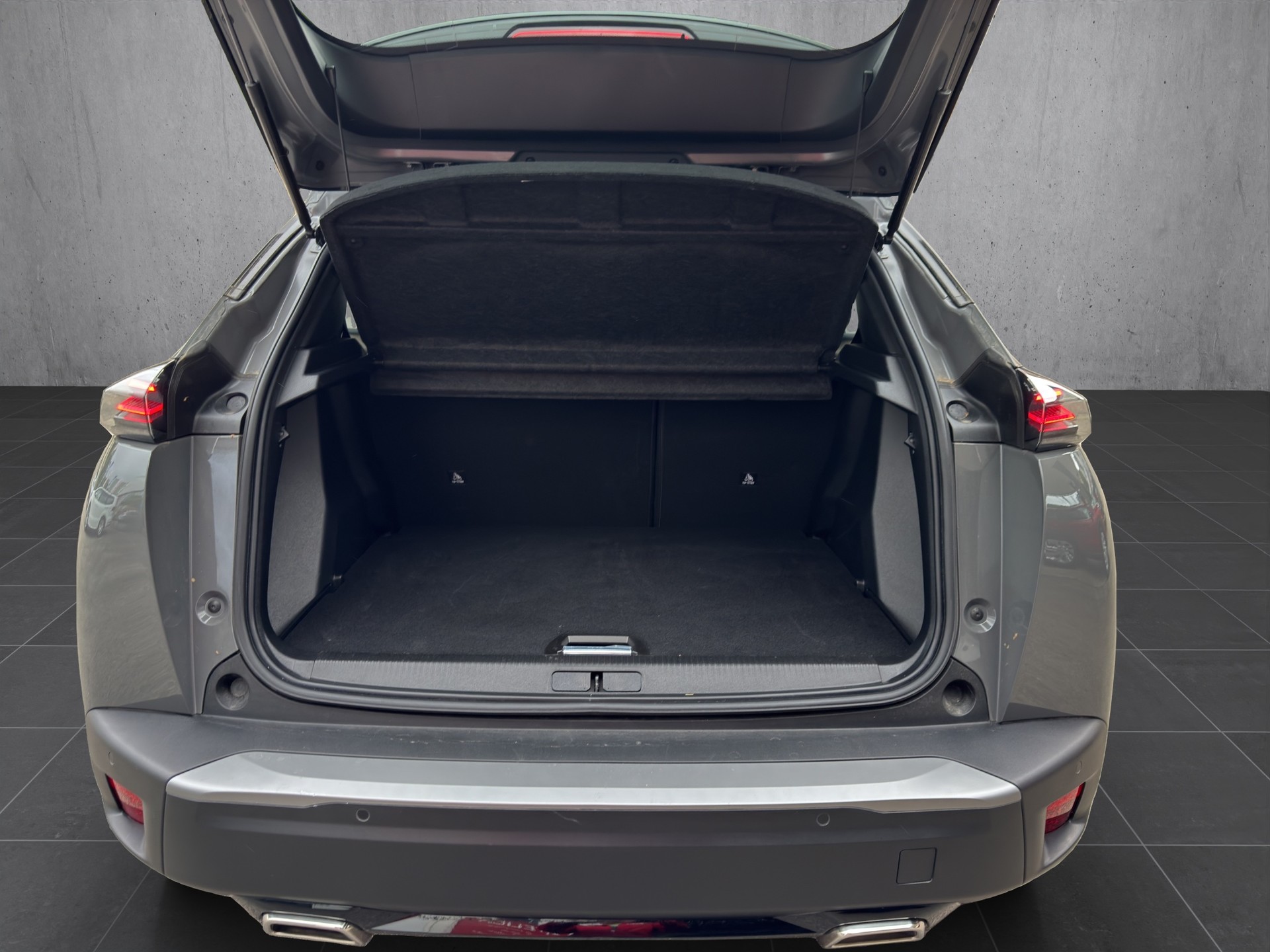 PEUGEOT 2008 1.2 PureTech Allure Premium-image-13