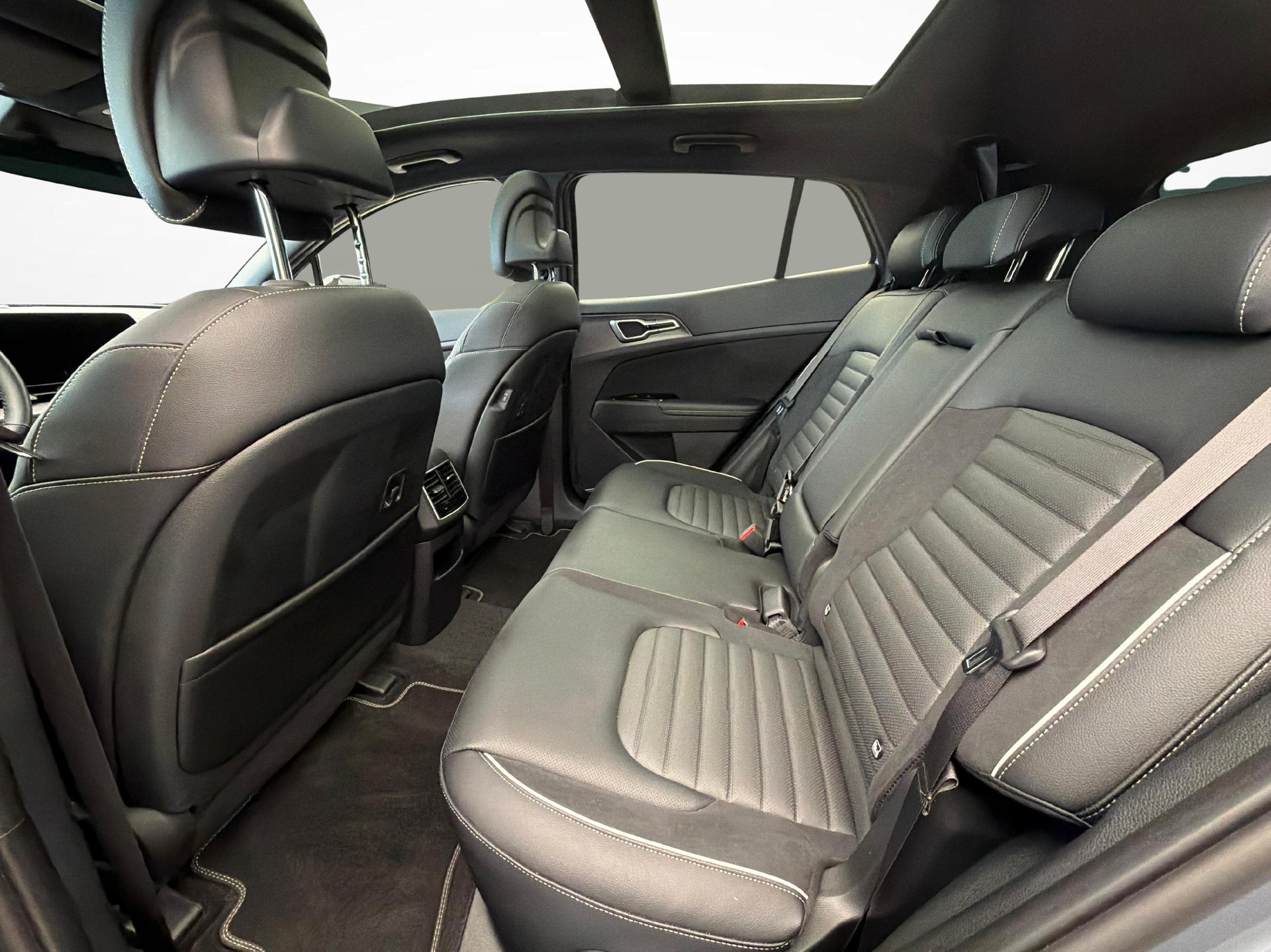 KIA Sportage 1.6 T-GDi PHEV GT-Line-image-11