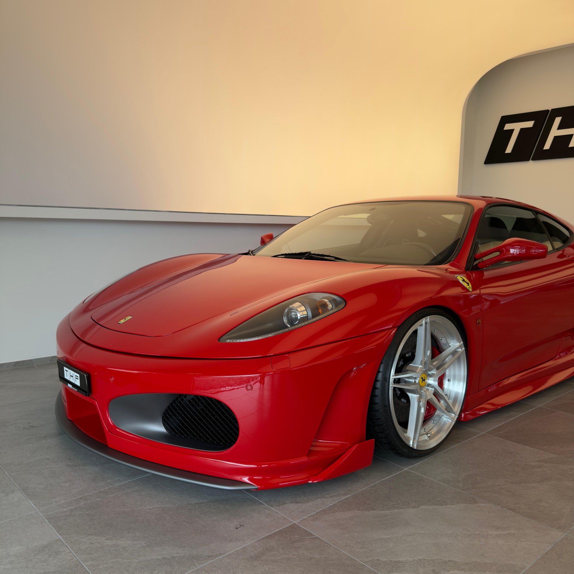 FERRARI F430-showroom-element-1
