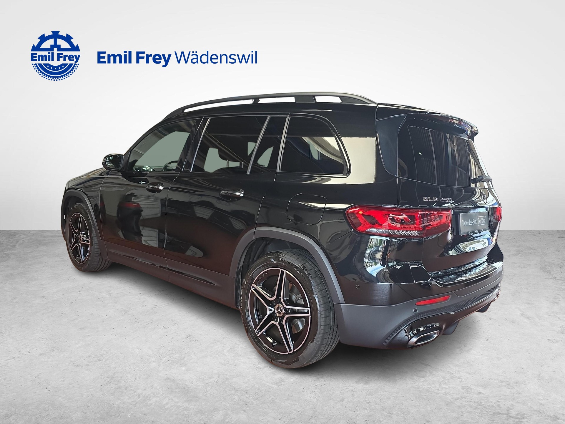 MERCEDES-BENZ GLB 250 4MATIC AMG Line-showroom-element-2