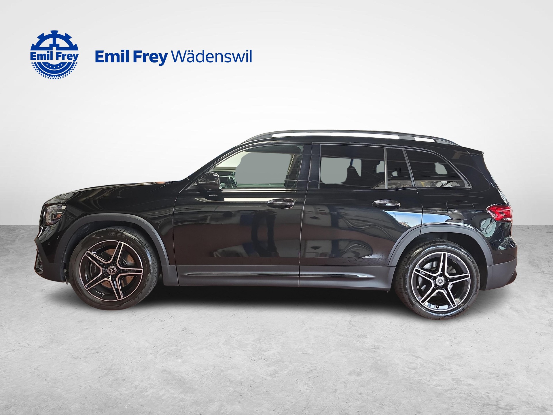 MERCEDES-BENZ GLB 250 4MATIC AMG Line-showroom-element-1