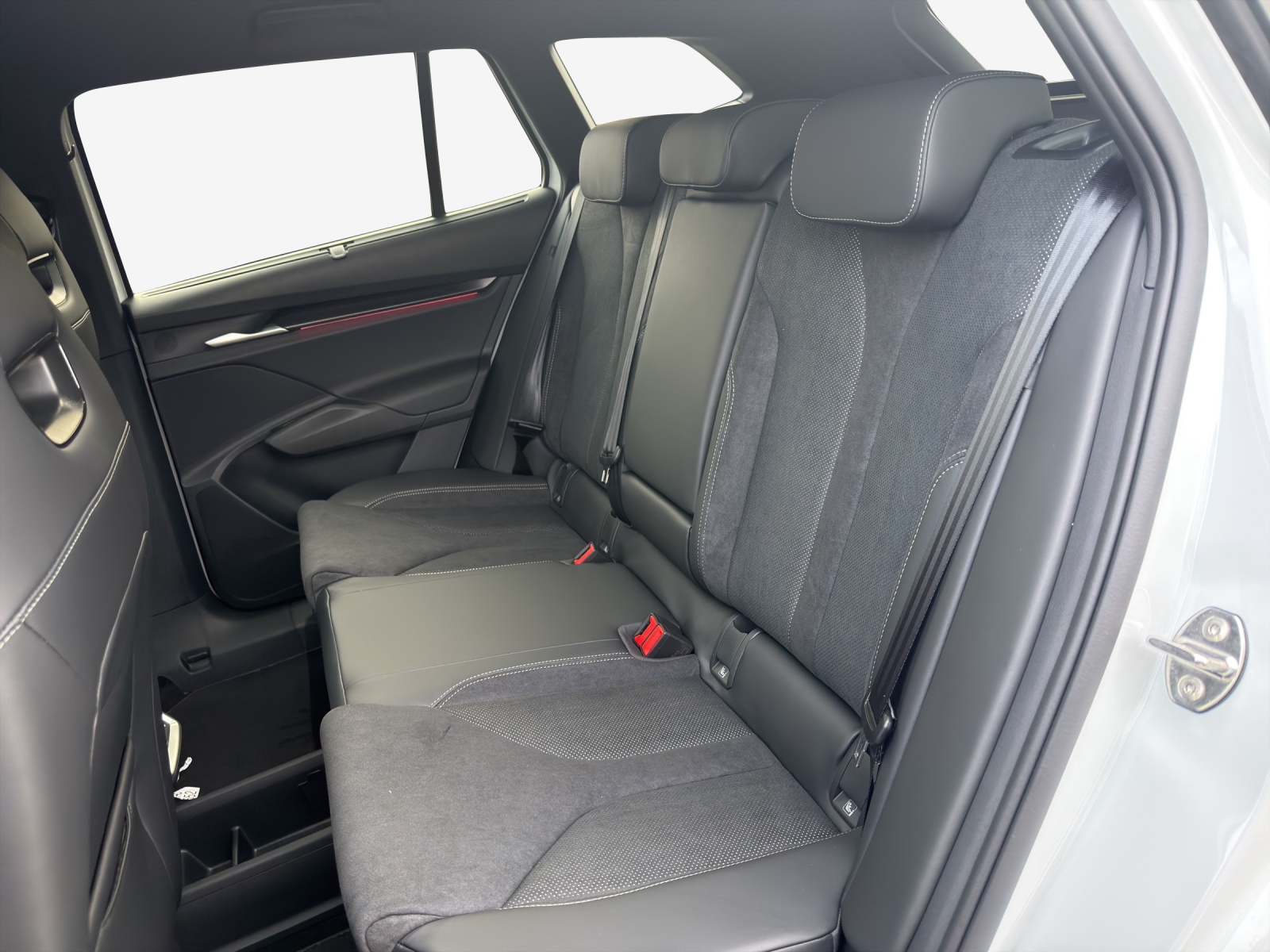SKODA Enyaq 85x Sportline 4x4-image-10