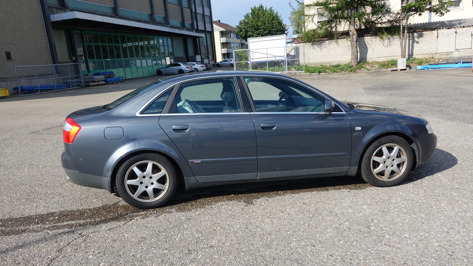 AUDI A4 1.8 T-image-11