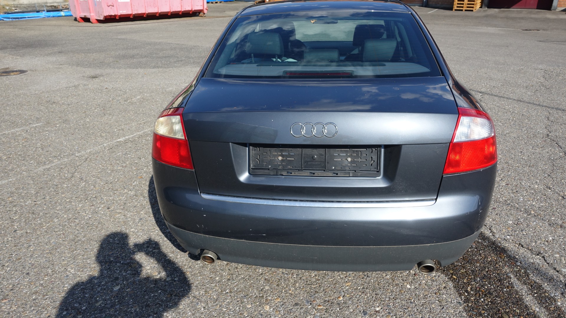 AUDI A4 1.8 T-image-9
