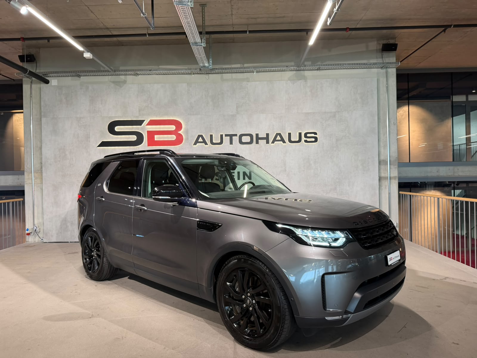 LAND ROVER Discovery 3.0 SDV6 HSE Luxury Automatic (CH) 7 PLATZ