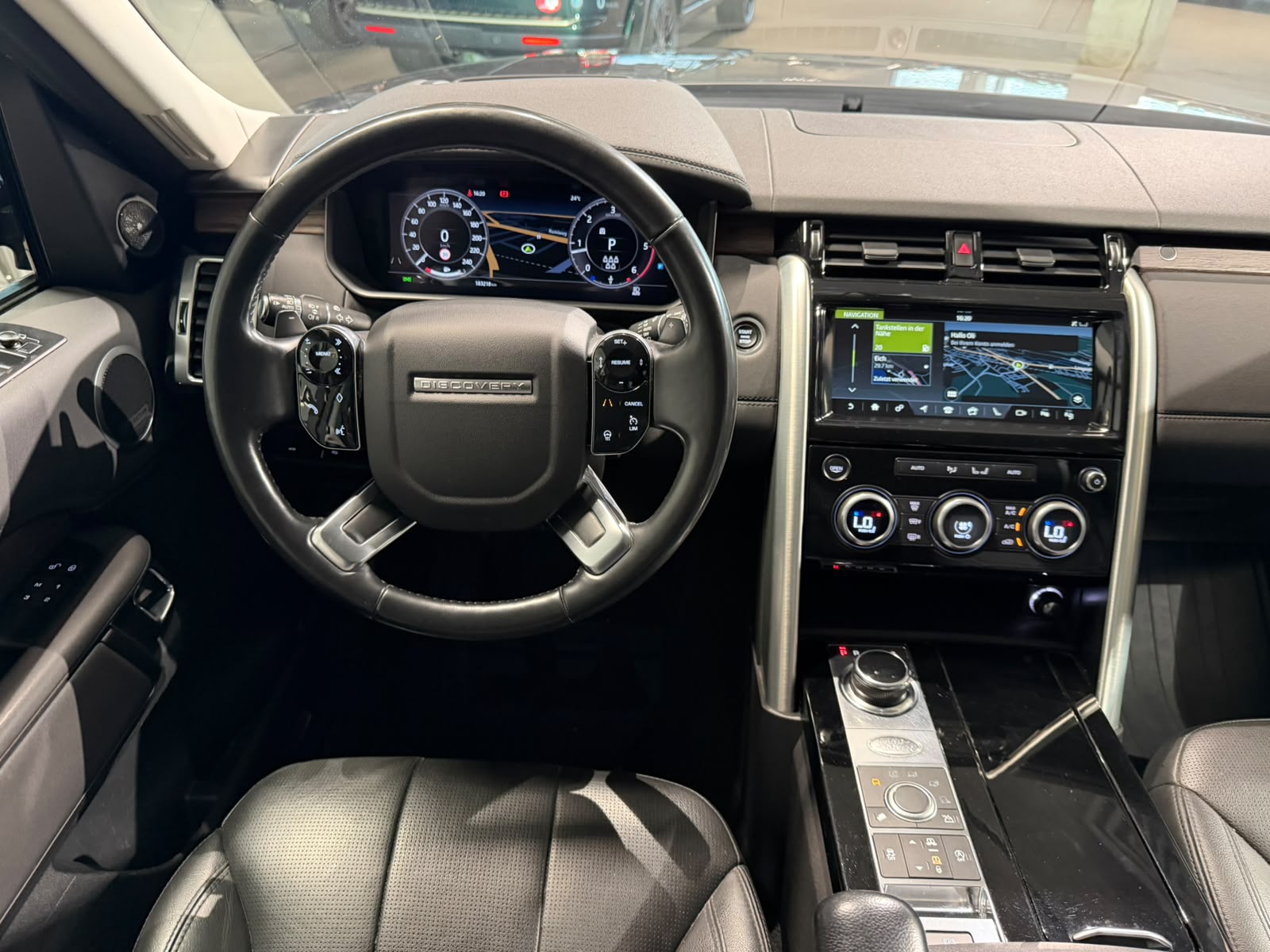 LAND ROVER Discovery 3.0 SDV6 HSE Luxury Automatic (CH) 7 PLATZ-image-23