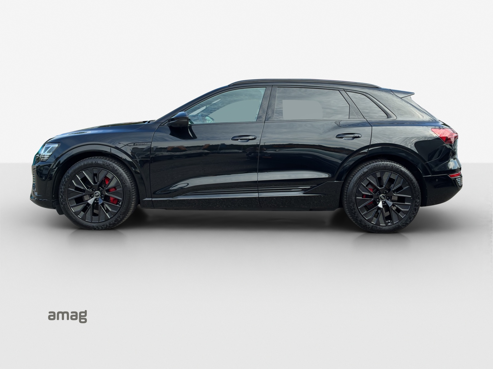 AUDI Q8 55 e-tron Black Edition quattro-showroom-element-1