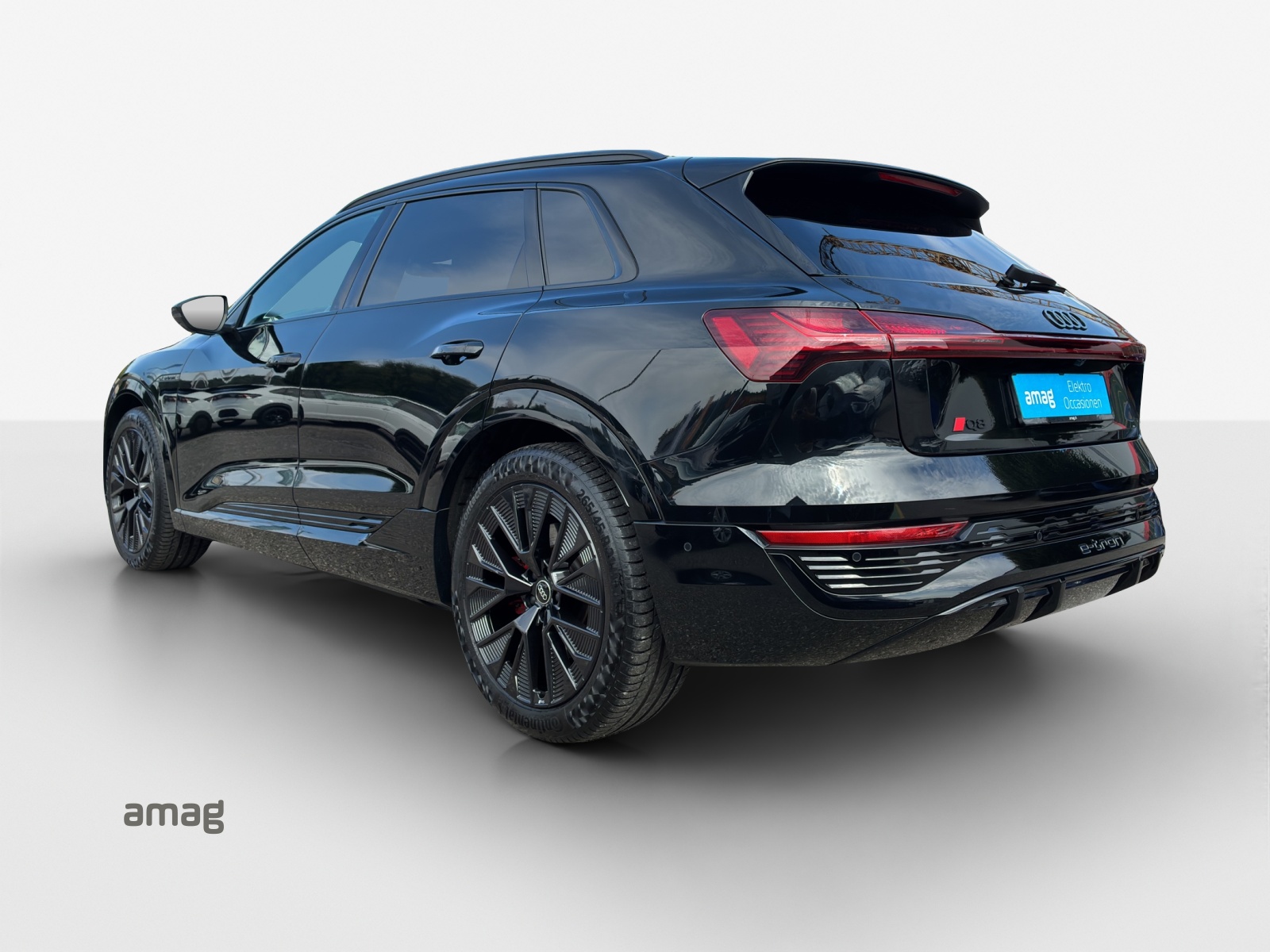 AUDI Q8 55 e-tron Black Edition quattro-showroom-element-2