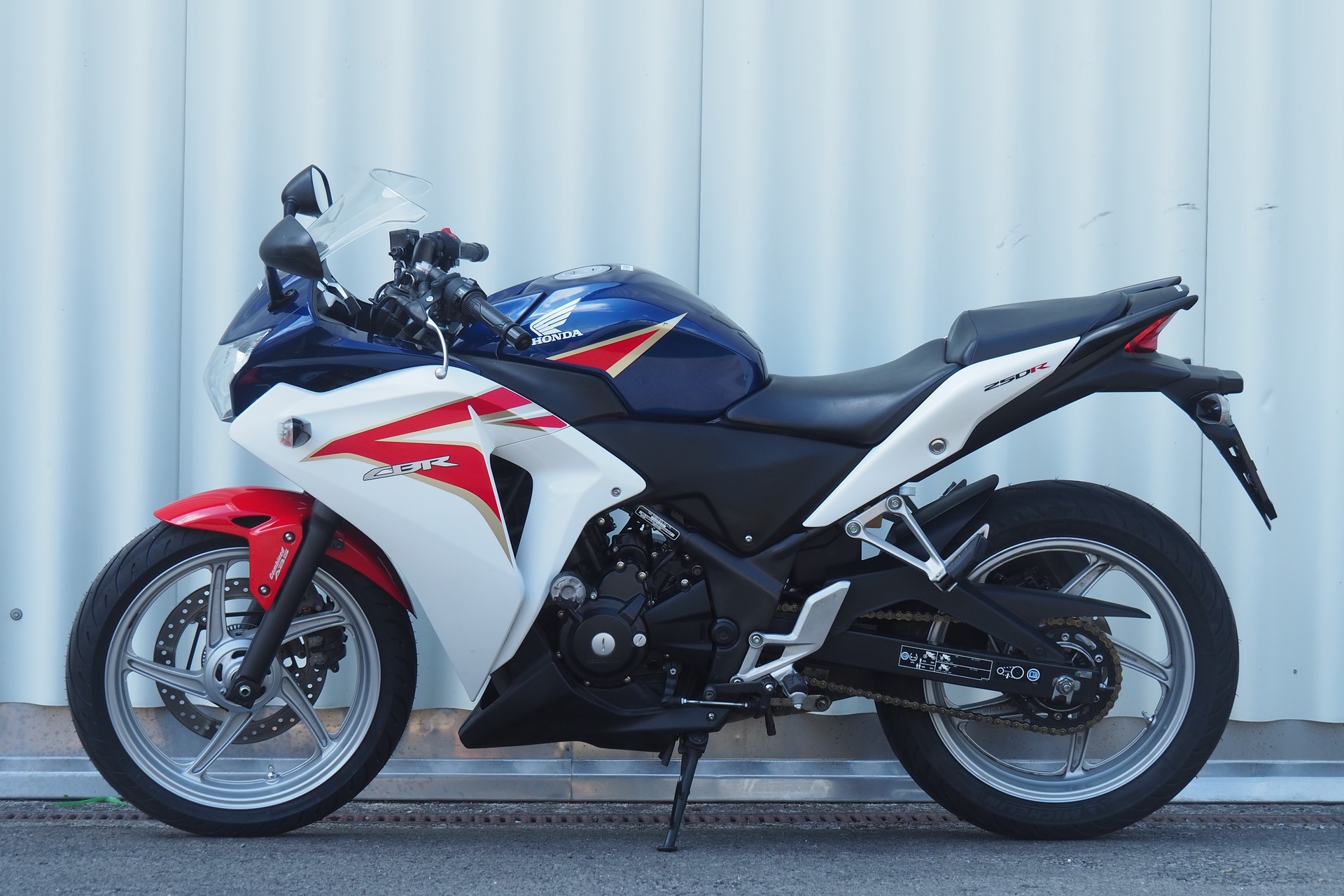HONDA CBR 250 RA-image-1