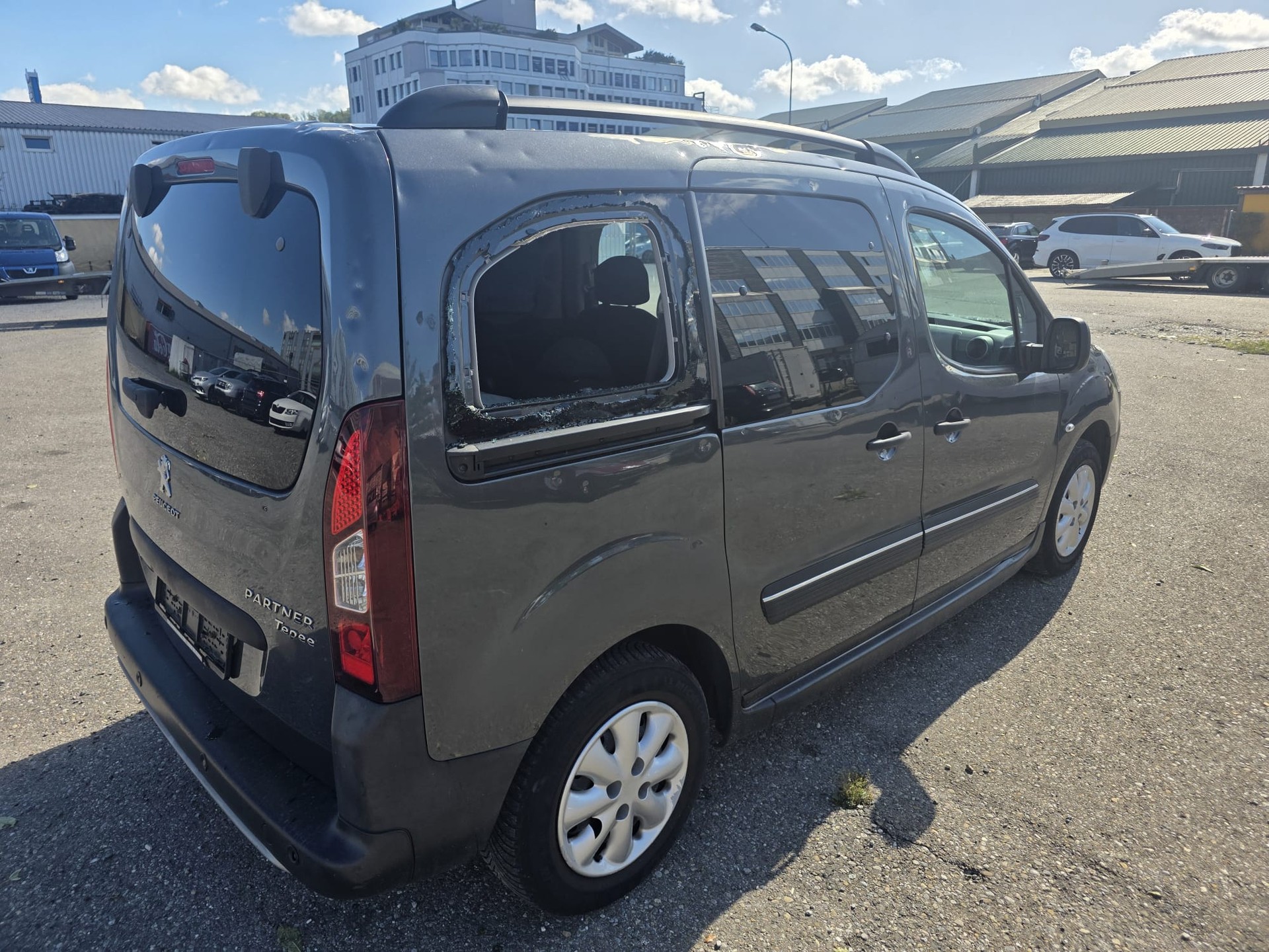 PEUGEOT Partner 1.6 BlueHDi Active-image-4