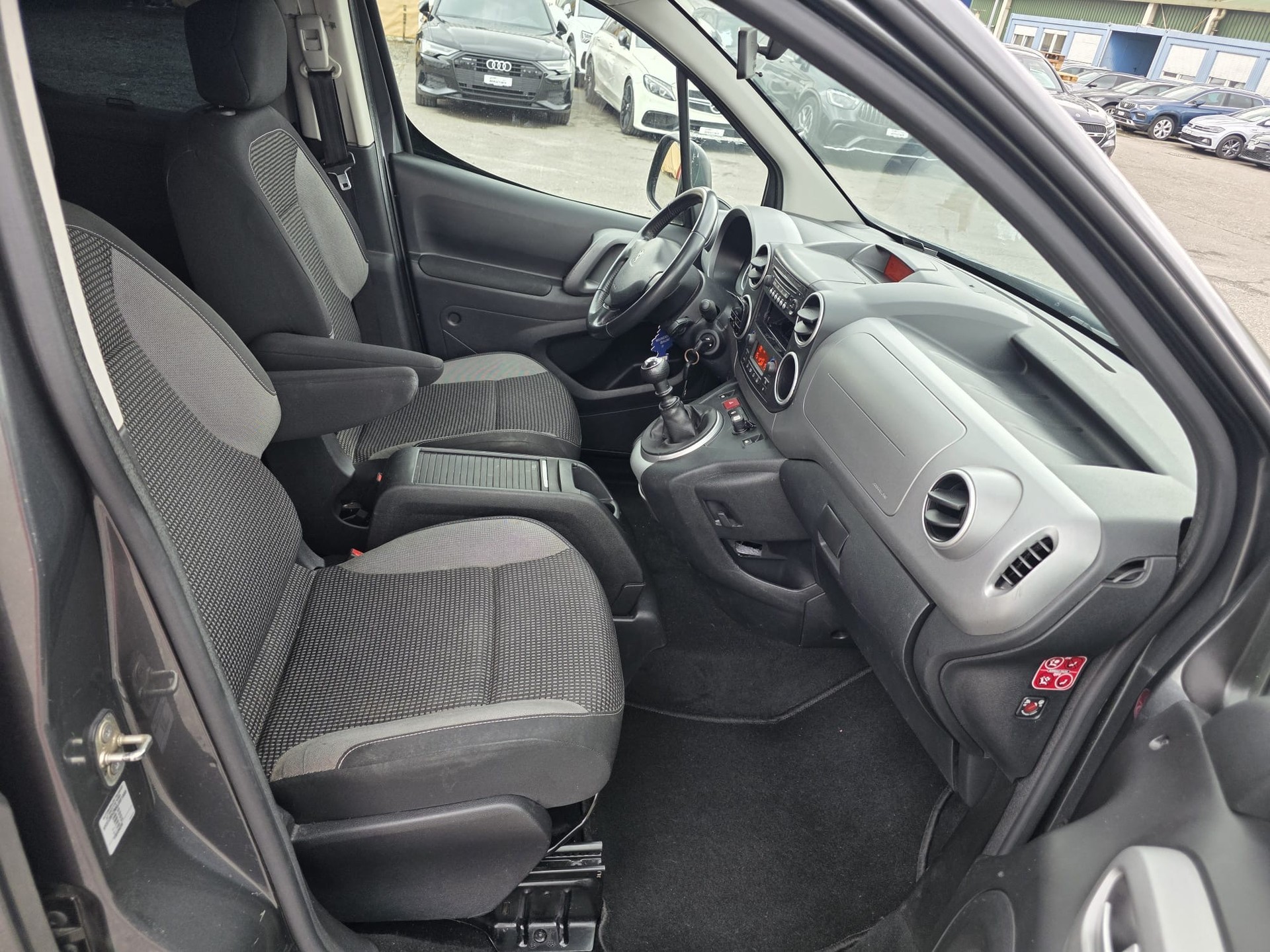 PEUGEOT Partner 1.6 BlueHDi Active-image-8