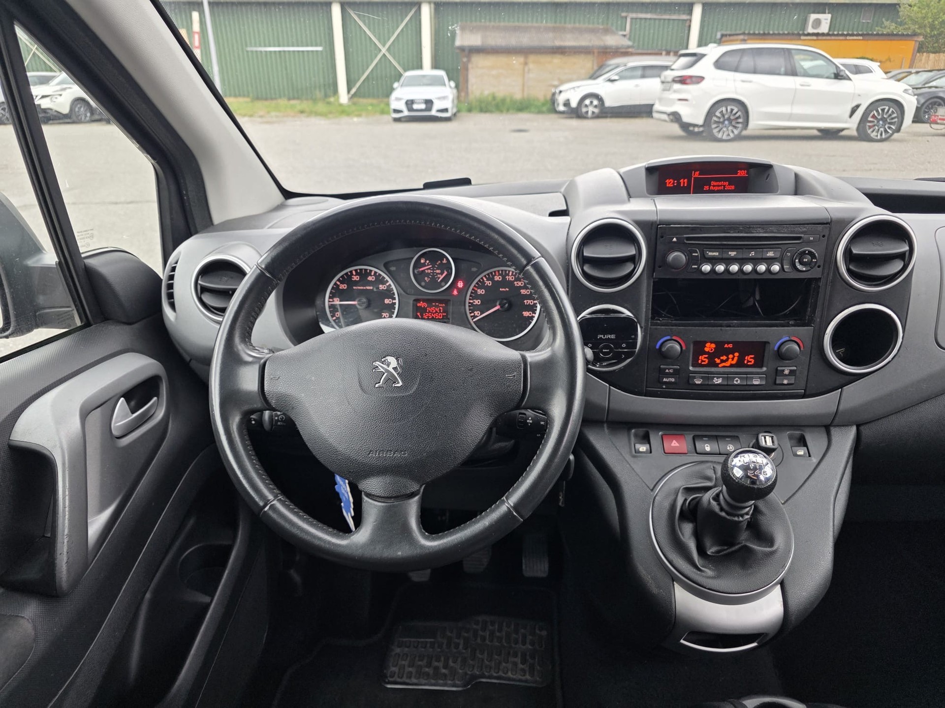 PEUGEOT Partner 1.6 BlueHDi Active-image-11
