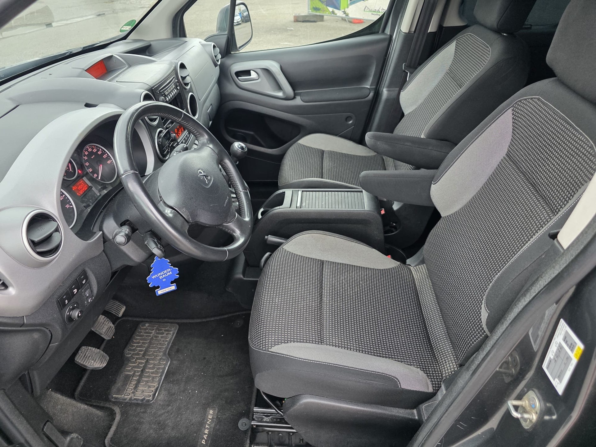 PEUGEOT Partner 1.6 BlueHDi Active-image-10