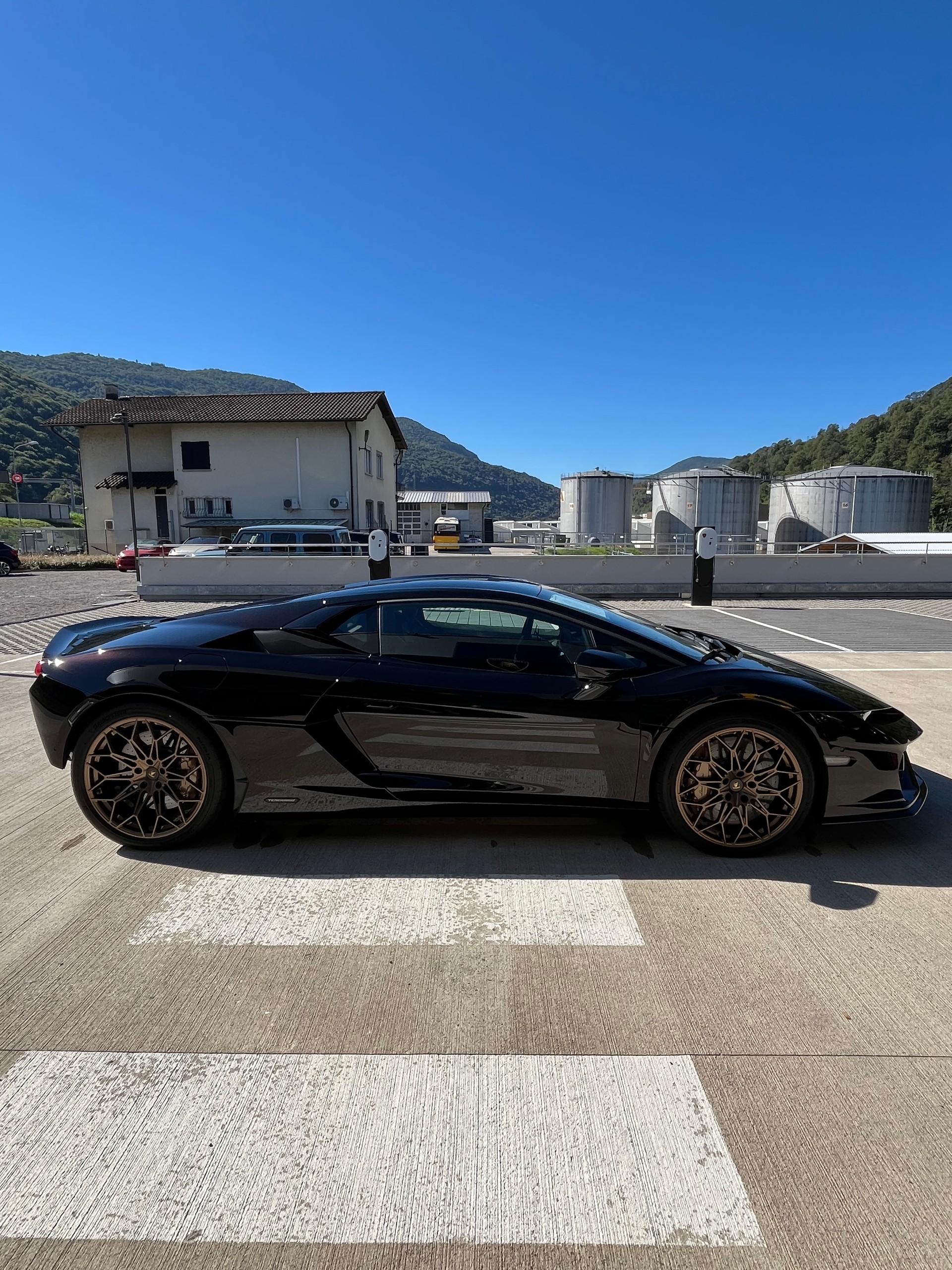 LAMBORGHINI Temerario MY26 Selezione Certified Pre-Owned Certifications: 150-point check list Lamborghini Lugano-showroom-element-2