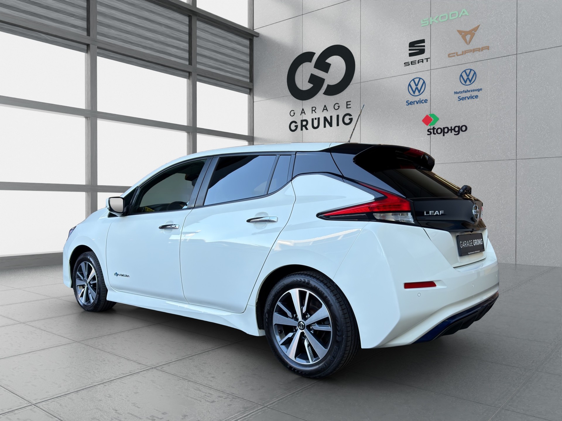 NISSAN Leaf Tekna(incl.battery)-showroom-element-3