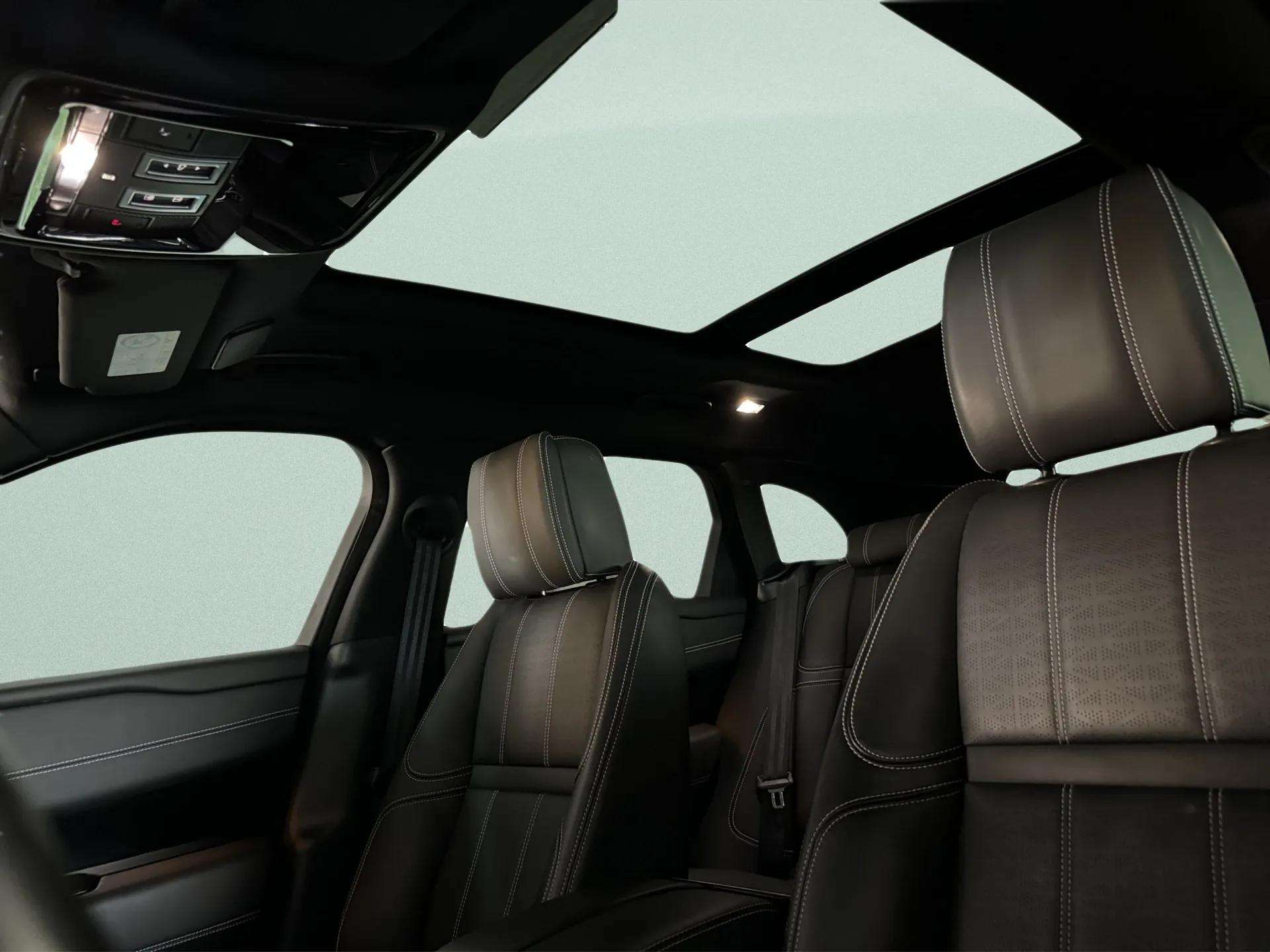 LAND ROVER Range Rover Velar R-Dynamic P 400 Edition Automatic-image-13