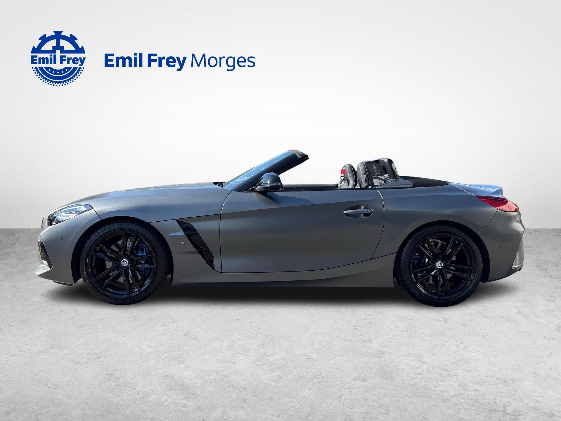 BMW Z4 M40i-showroom-element-1