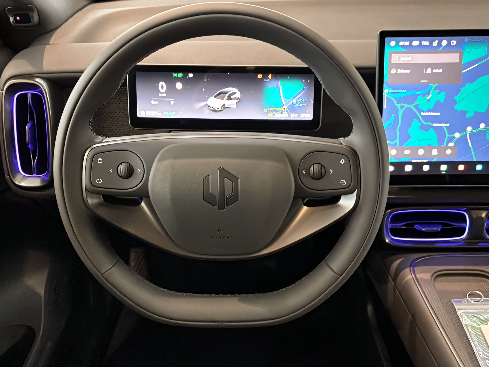 LEAPMOTOR B05 EV-showroom-element-3