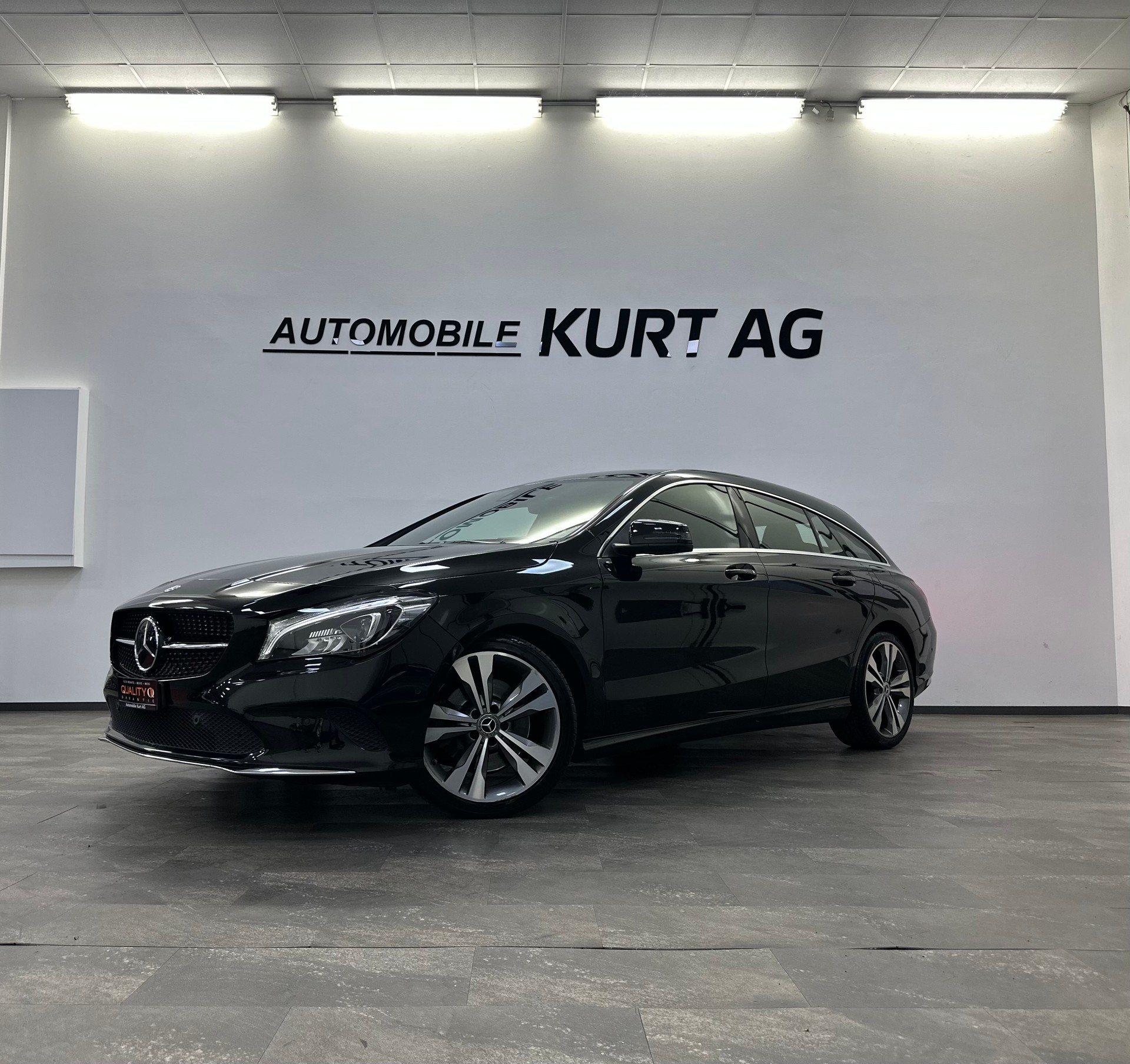 MERCEDES-BENZ CLA Shooting Brake 250 Urban 7G-DCT-showroom-element-1