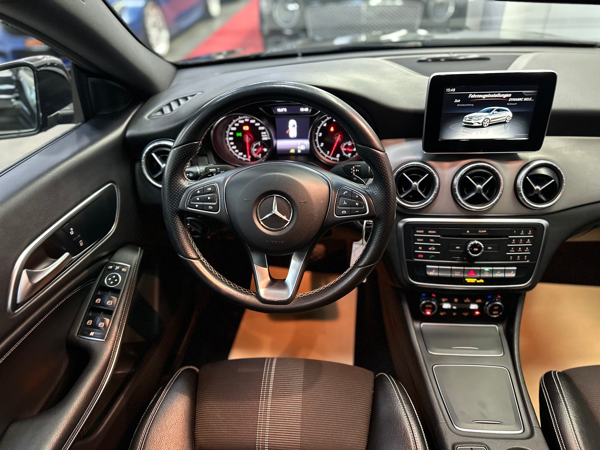 MERCEDES-BENZ CLA Shooting Brake 250 Urban 7G-DCT-image-11