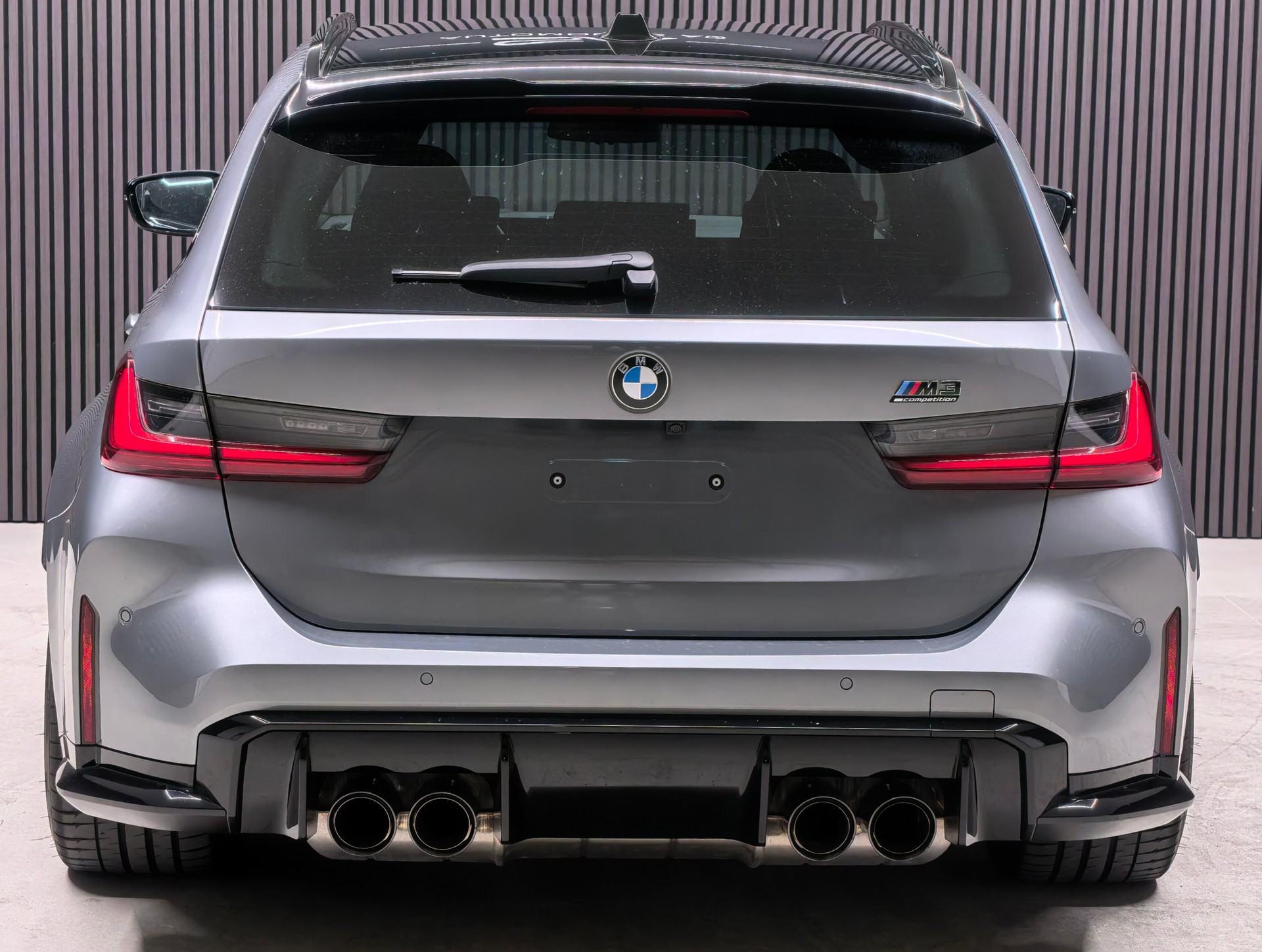 BMW M3 Touring xDrive Competition M-showroom-element-3