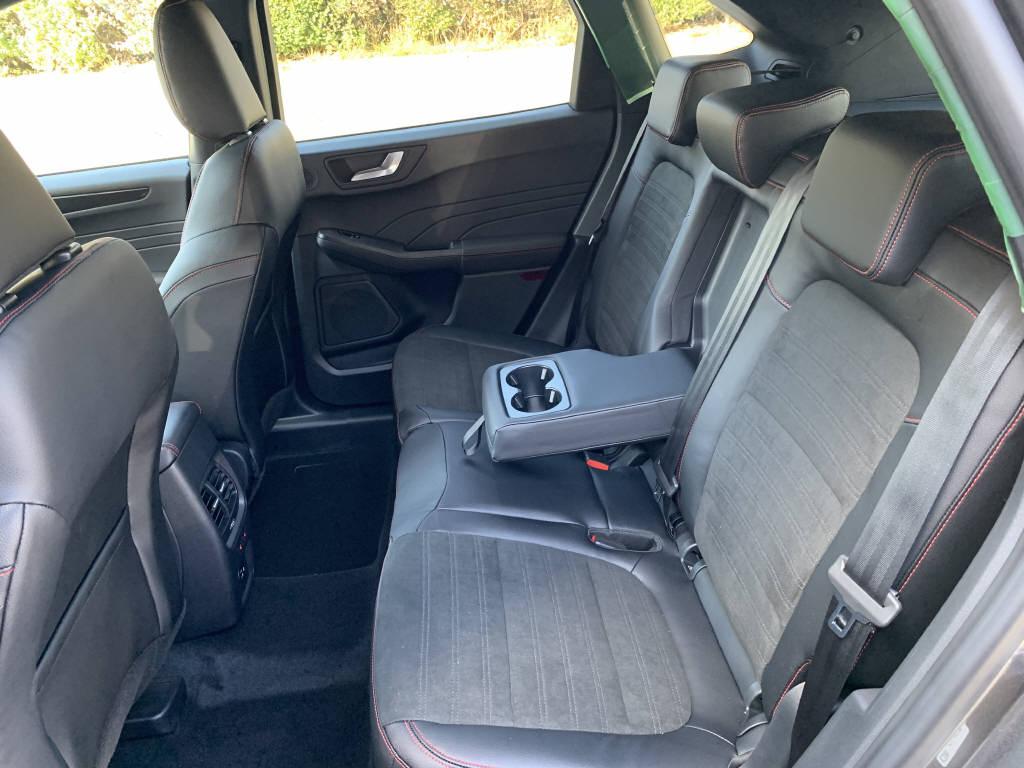 FORD Kuga 2.5 Hybrid ST-Line X 4x4-image-6
