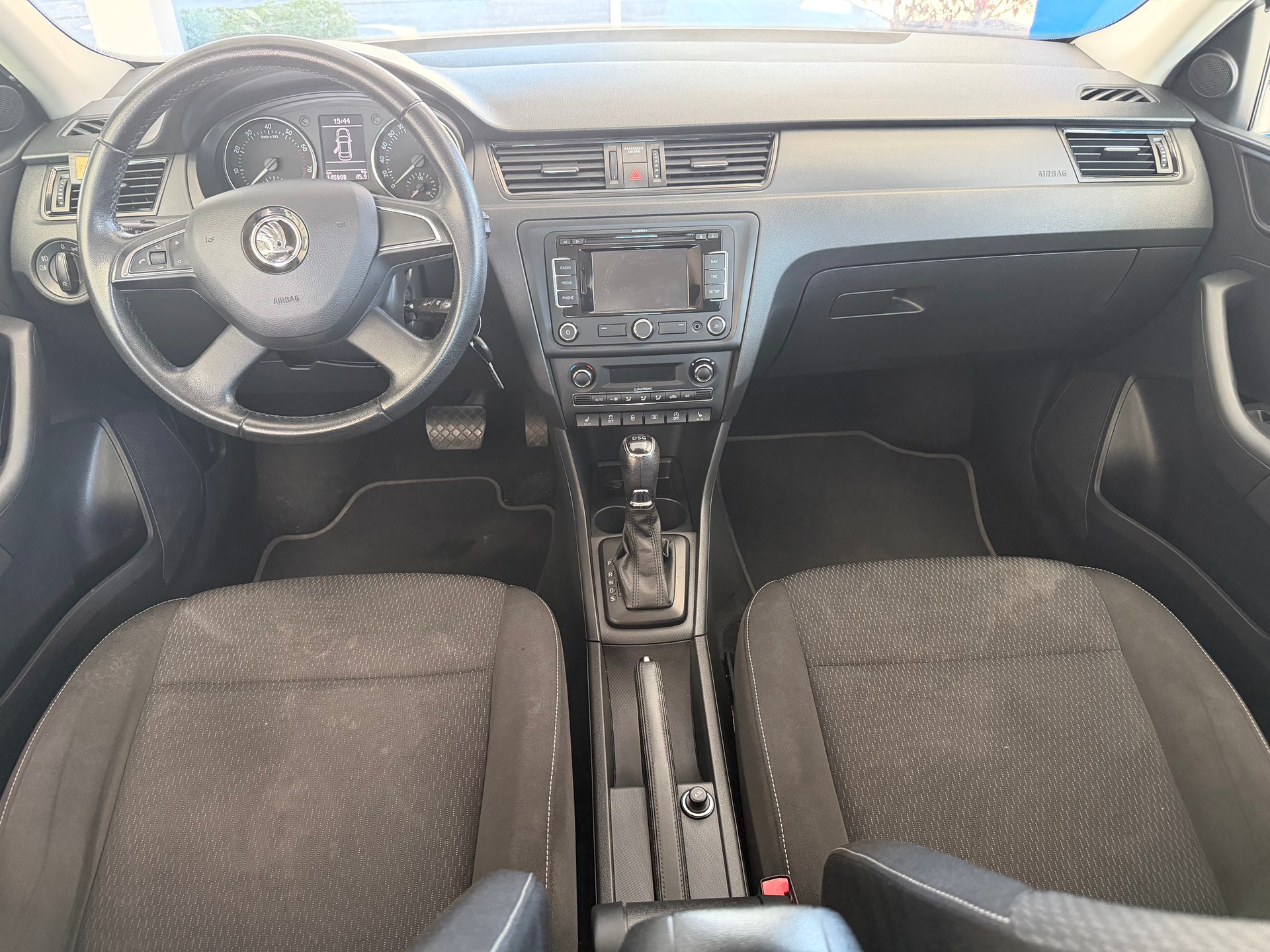 SKODA Rapid 1.4 TSI Ambition DSG-image-9