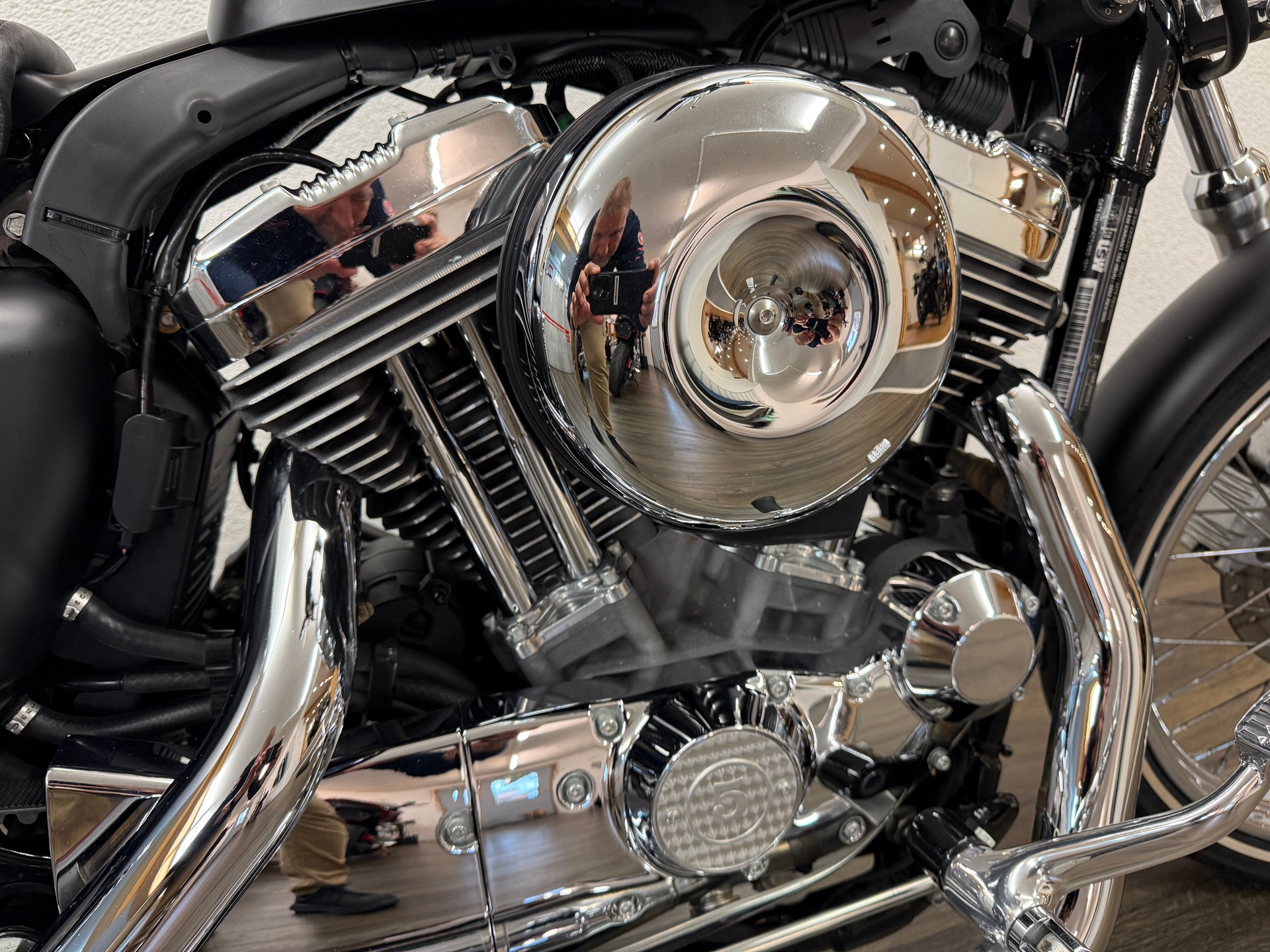 HARLEY-DAVIDSON XL 1200 V Seventy Two-image-2