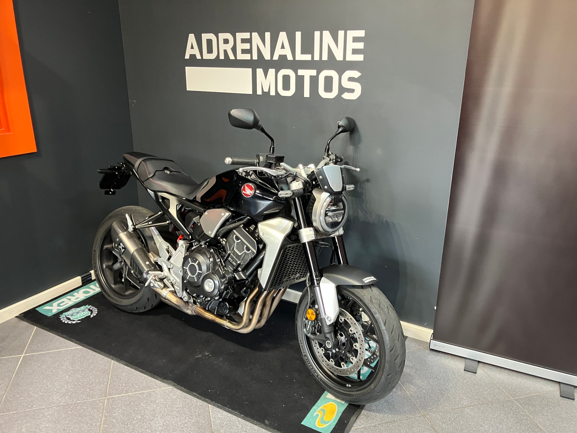 HONDA CB 1000 R ABS-image-1