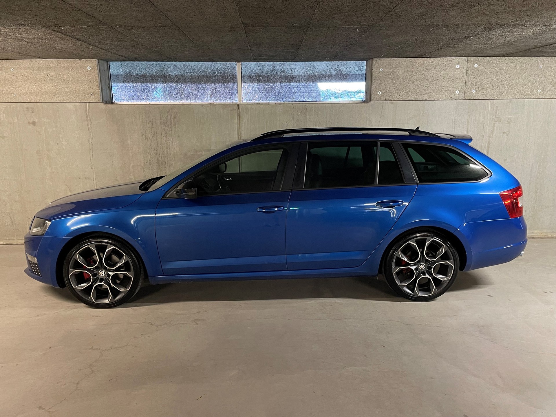 SKODA Octavia Combi 2.0 TDI RS DSG-showroom-element-1